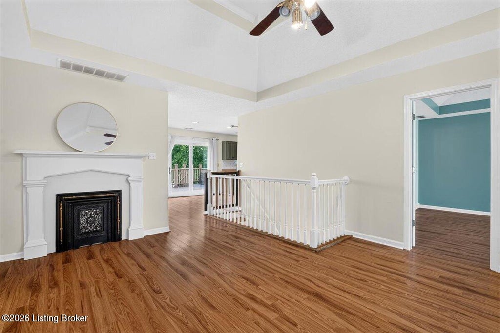 Photo of 2038 Hearthside Cir, Shelbyville, KY 40065 (MLS # 1728233)