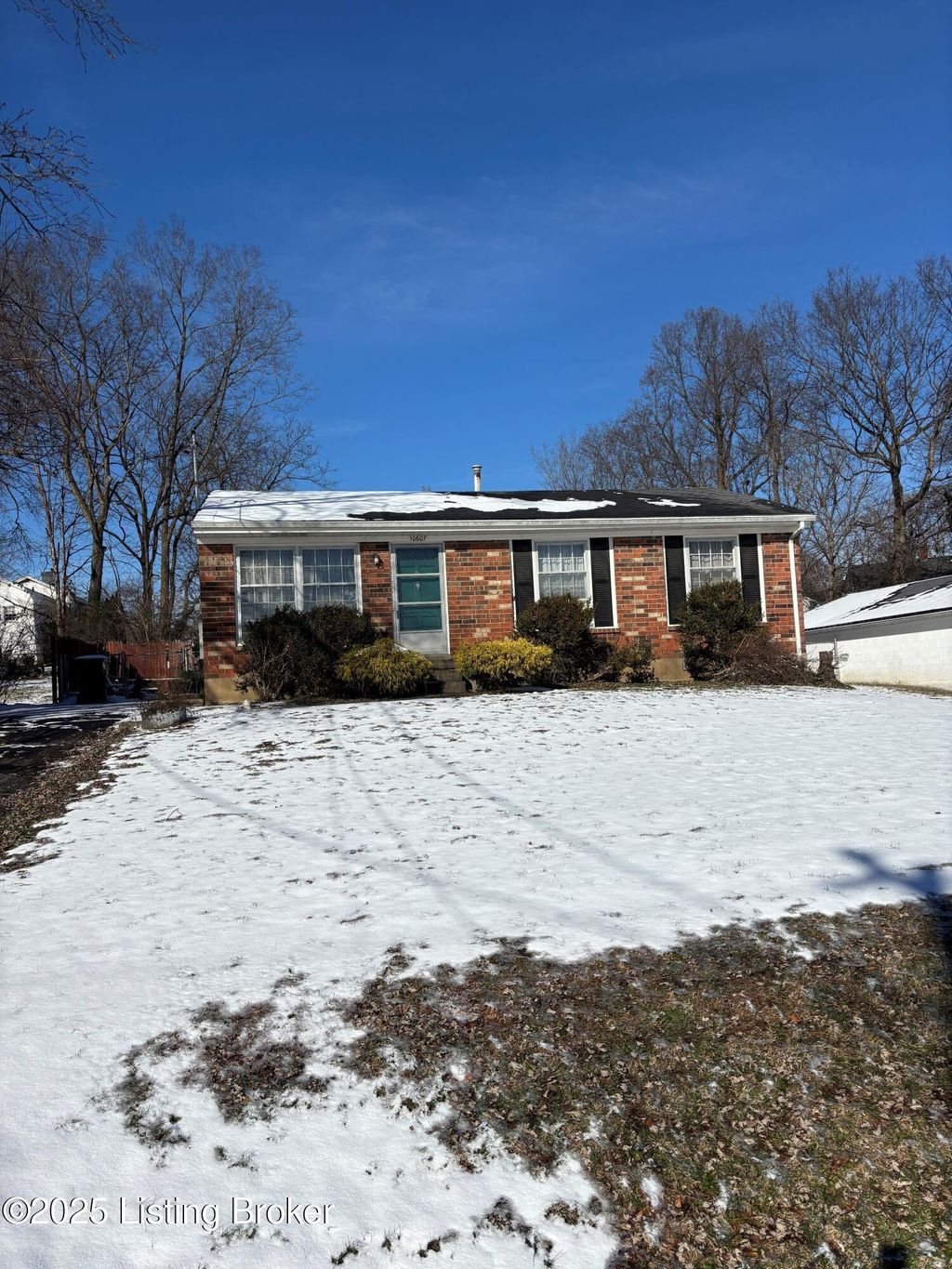 Photo of 10607 Fairview Ave, Jeffersontown, KY 40299 (MLS # 1705418)