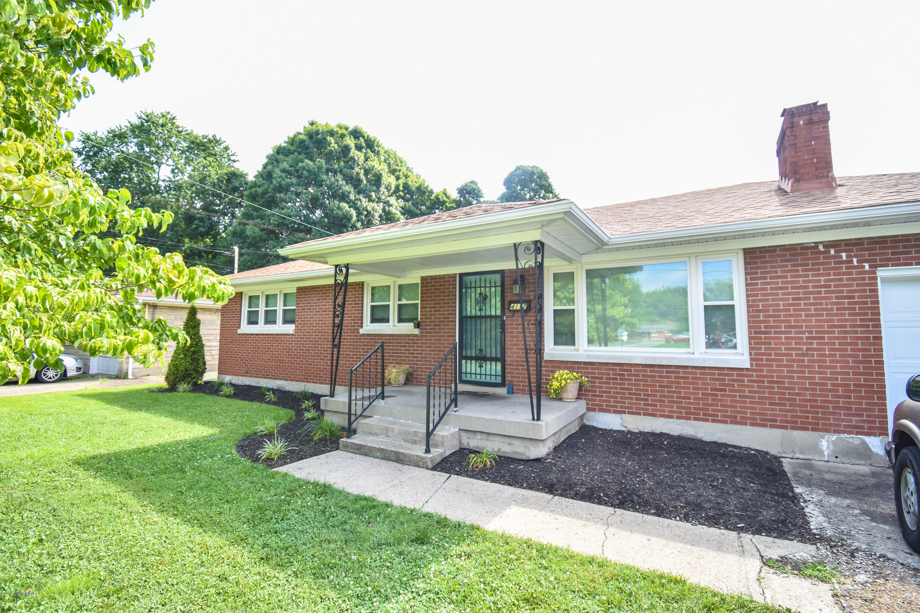 Photo 1 of 31 — 4117 Timothy Ln, Louisville, KY 40216