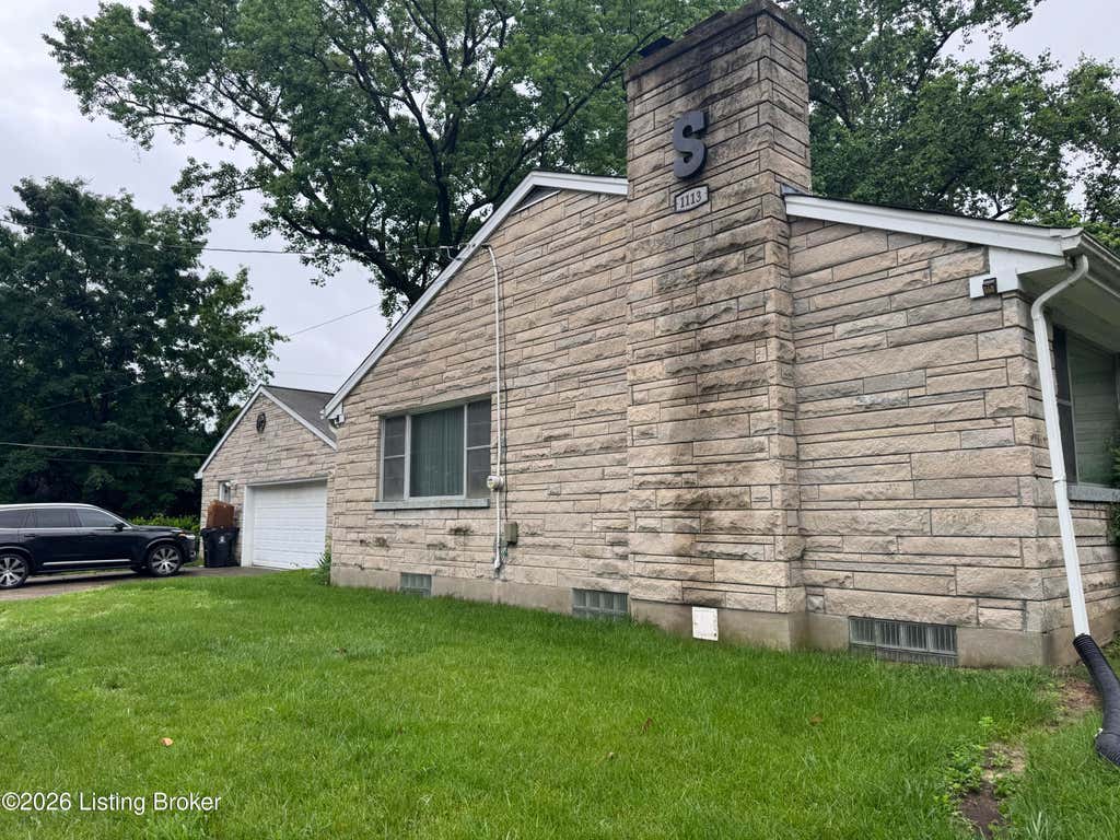 Photo of 1113 Southwestern Pkwy, Louisville, KY 40211 (MLS # 1721181)