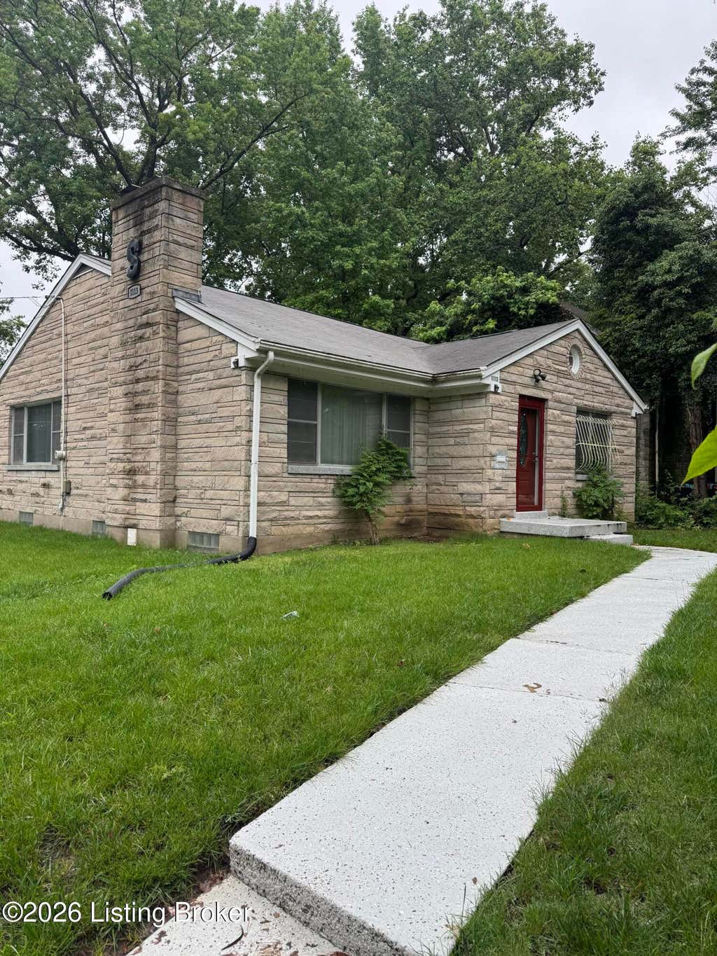 Photo of 1113 Southwestern Pkwy, Louisville, KY 40211 (MLS # 1721181)