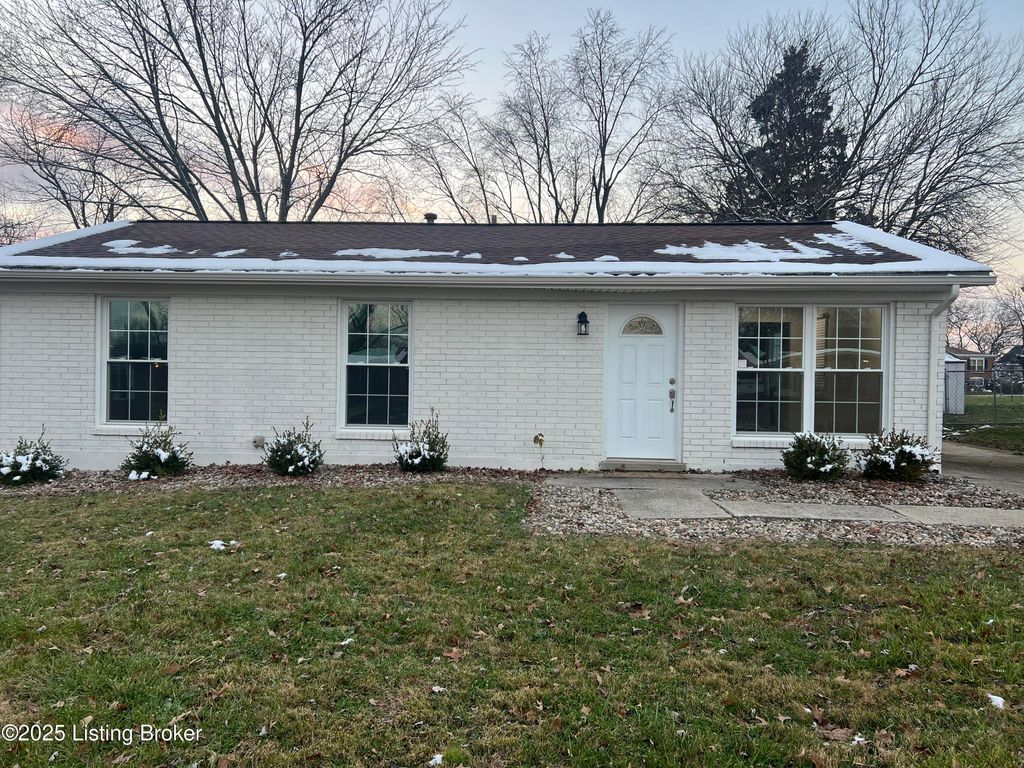 Photo of 6802 Reelfoot Lake Ct, Louisville, KY 40291 (MLS # 1707265)