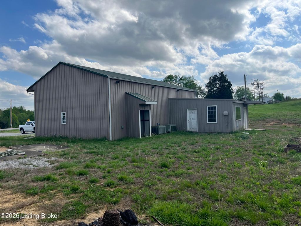 Photo of 8619 Anneta Rd #1, Leitchfield, KY 42754 (MLS # 1714325)