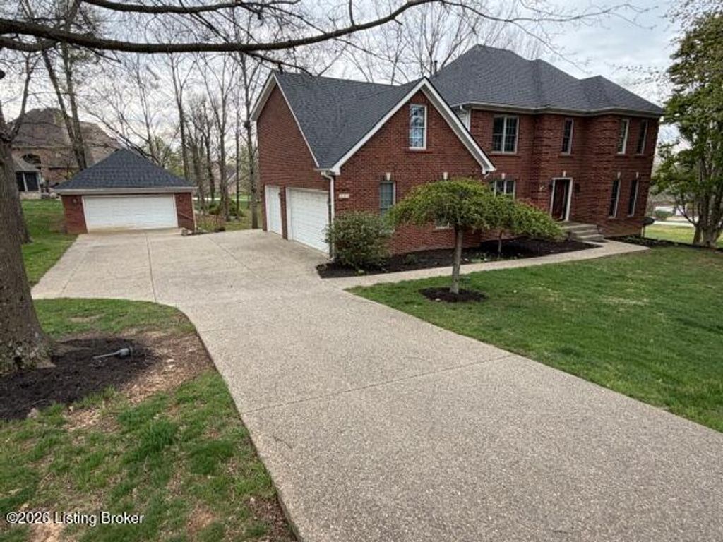 Photo of 6311 Breeze Hill Rd, Crestwood, KY 40014 (MLS # 1713639)