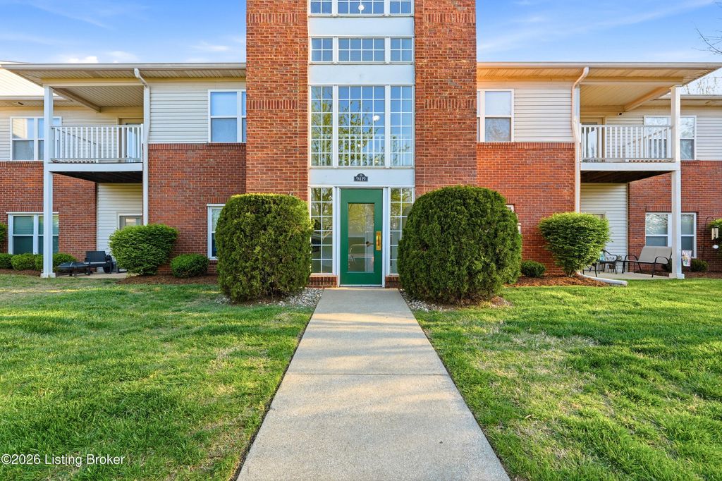 Photo of 9419 Magnolia Ridge Dr #202, Louisville, KY 40291 (MLS # 1717197)