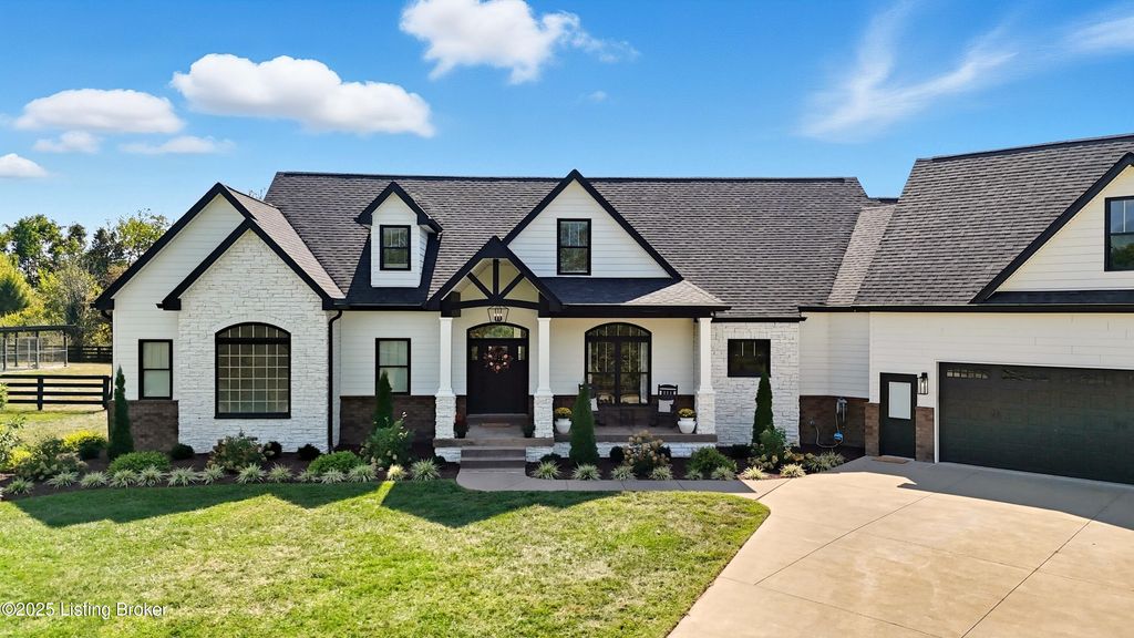 Photo of 89 Indian Springs trce Trce, Shelbyville, KY 40065 (MLS # 1700854)