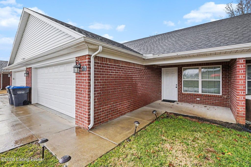 Photo of 6712 Woods Mill Dr, Louisville, KY 40272 (MLS # 1709565)