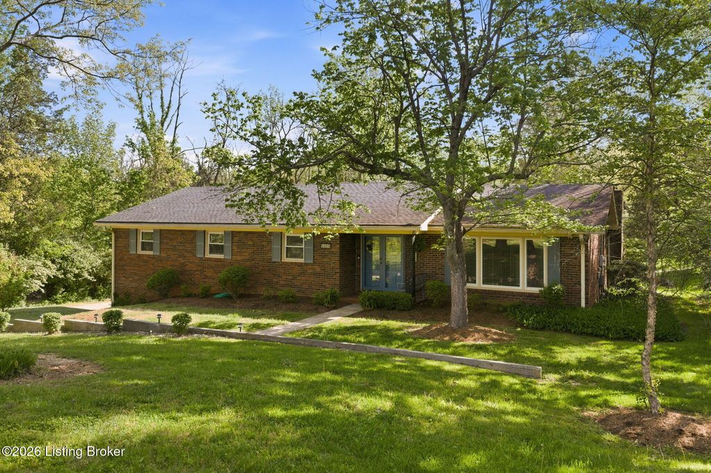 Photo of 3303 Borowick Cir, La Grange, KY 40031 (MLS # 1715208)