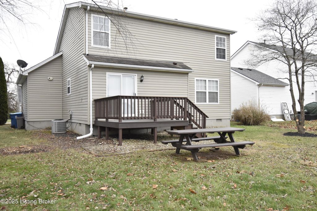 Photo of 4313 Hickoryview Dr, Louisville, KY 40299 (MLS # 1705420)