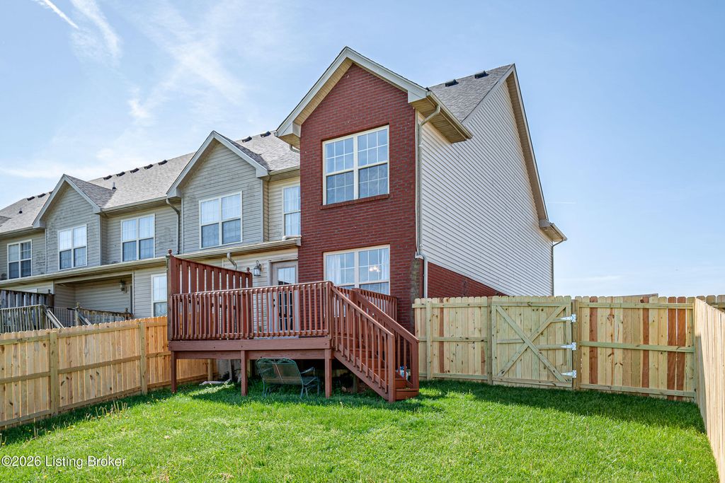 Photo of 153 Twin Lakes Dr, Vine Grove, KY 40175 (MLS # 1715220)