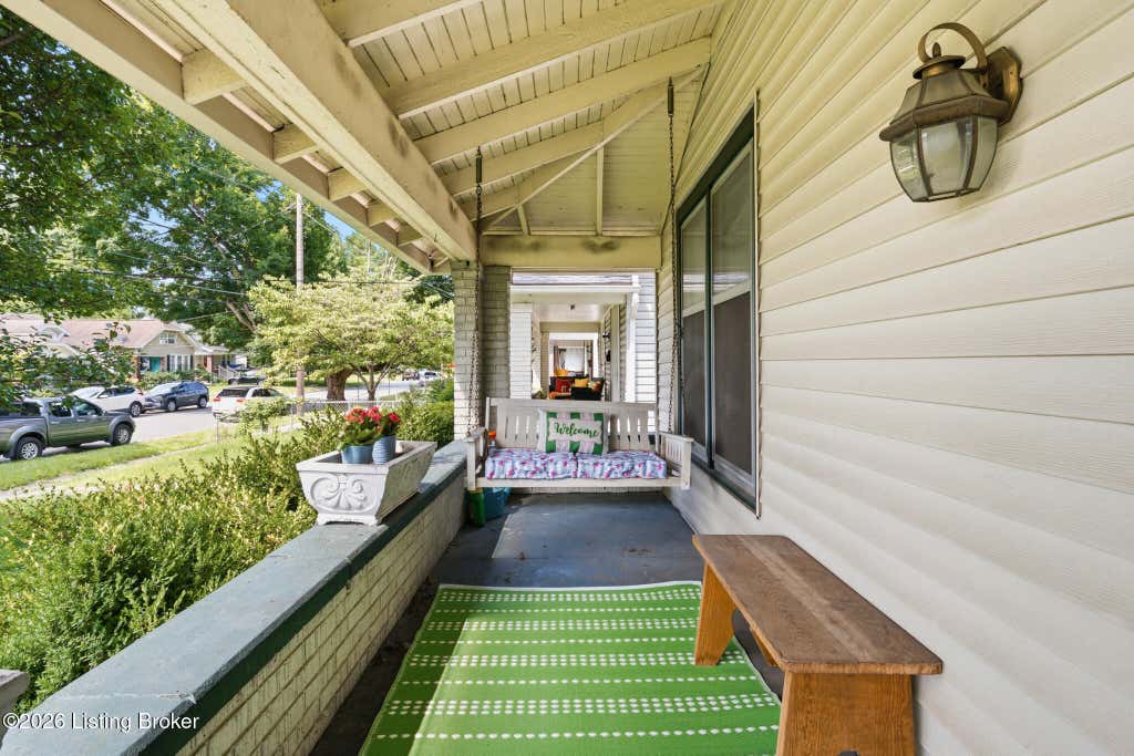 Photo of 609 E Barbee Ave, Louisville, KY 40217 (MLS # 1720829)