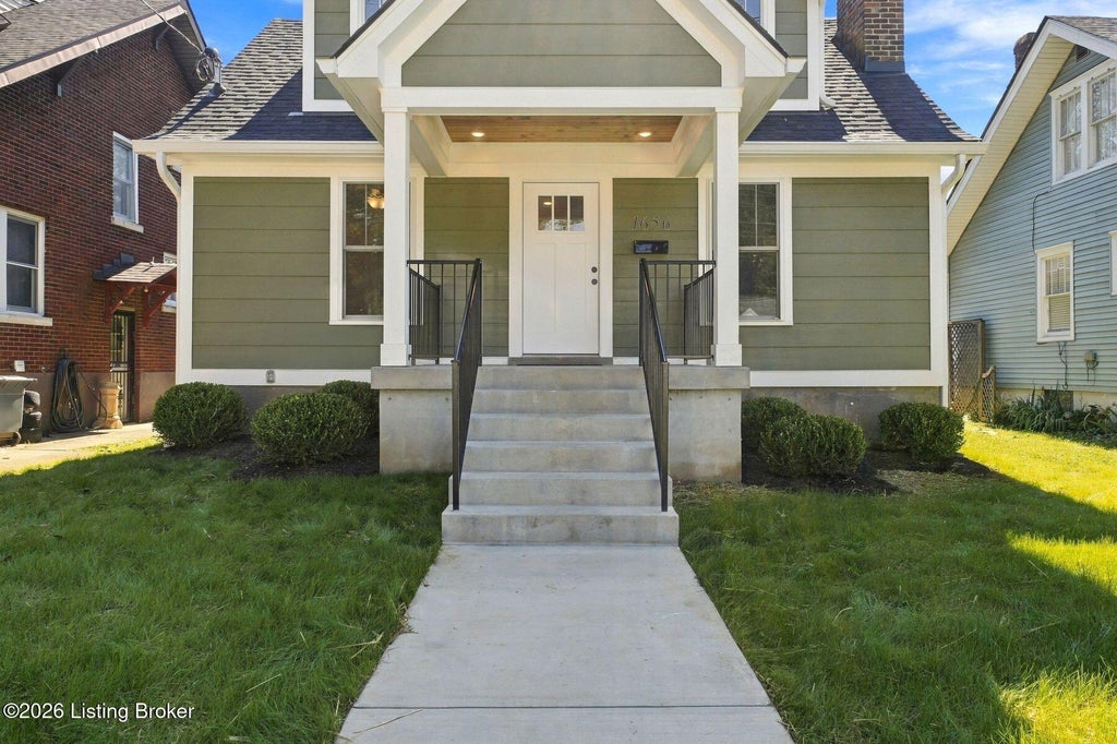 Photo of 1656 Richmond Dr, Louisville, KY 40205 (MLS # 1730643)