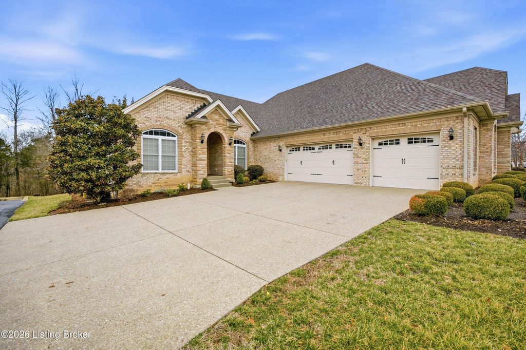 Photo of 203 Chadwick Glen Pl #11, Louisville, KY 40245 (MLS # 1711194)