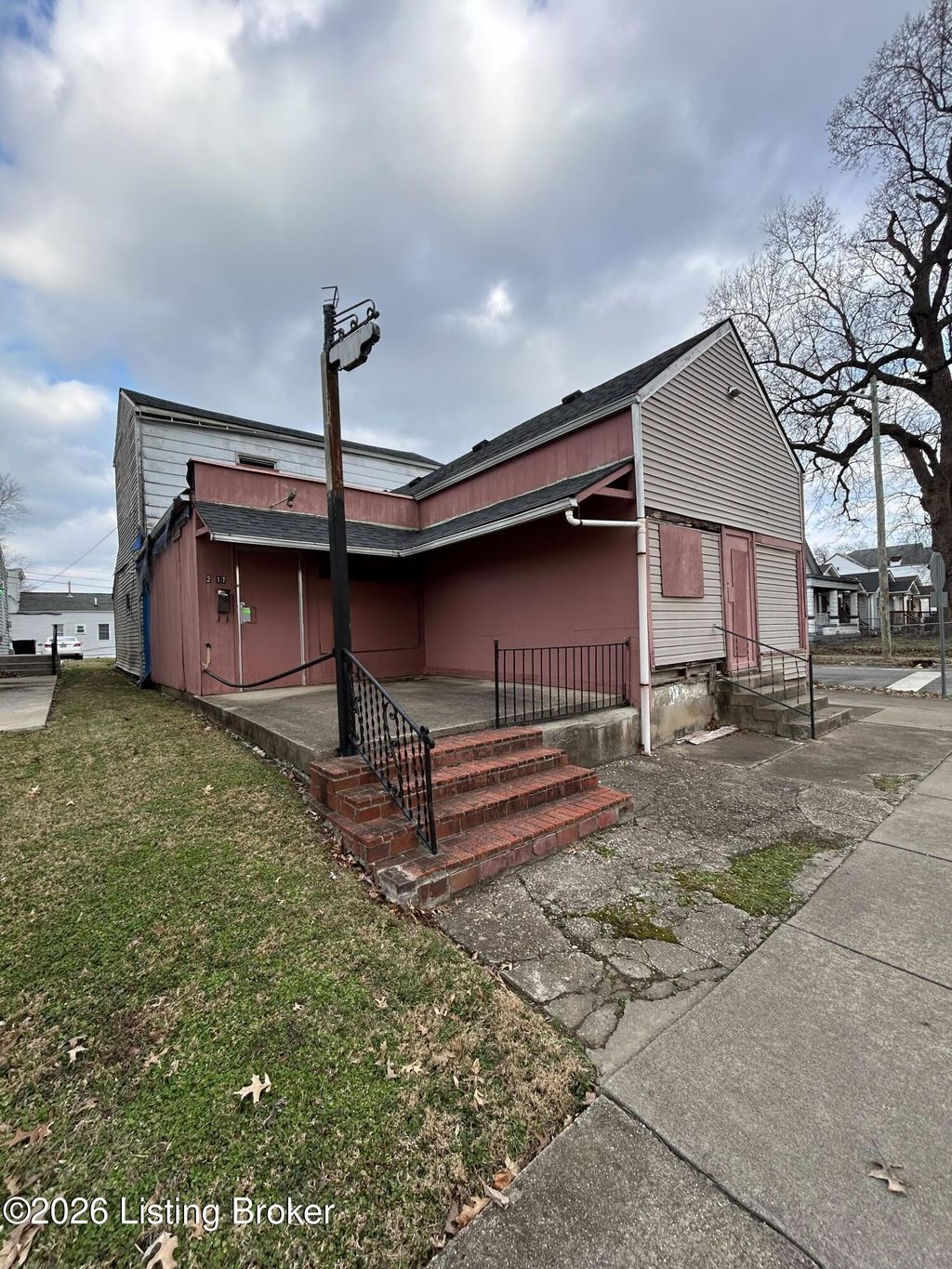 Photo of 2317 Garland Ave, Louisville, KY 40211 (MLS # 1706649)