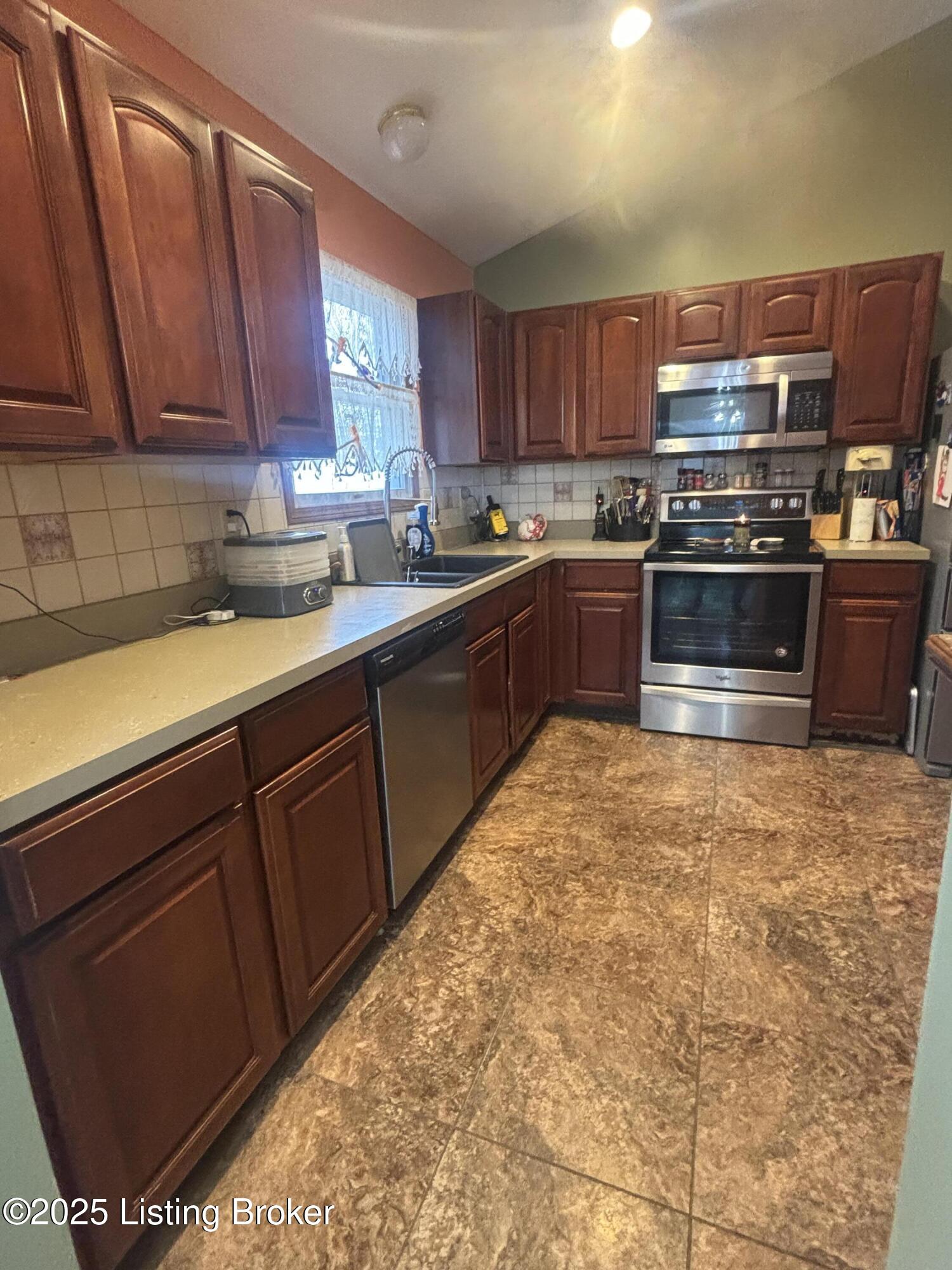 5306 Wild River Ct, Louisville, Kentucky image 11