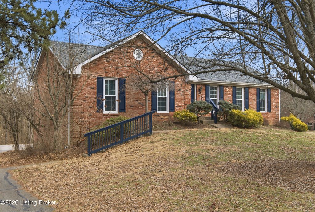 Photo of 7500 Willow Bend Dr, Crestwood, KY 40014 (MLS # 1709924)