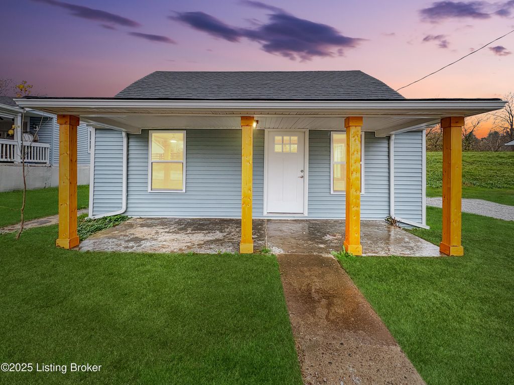 Photo of 110 Hardin Ct, Taylorsville, KY 40071 (MLS # 1713930)