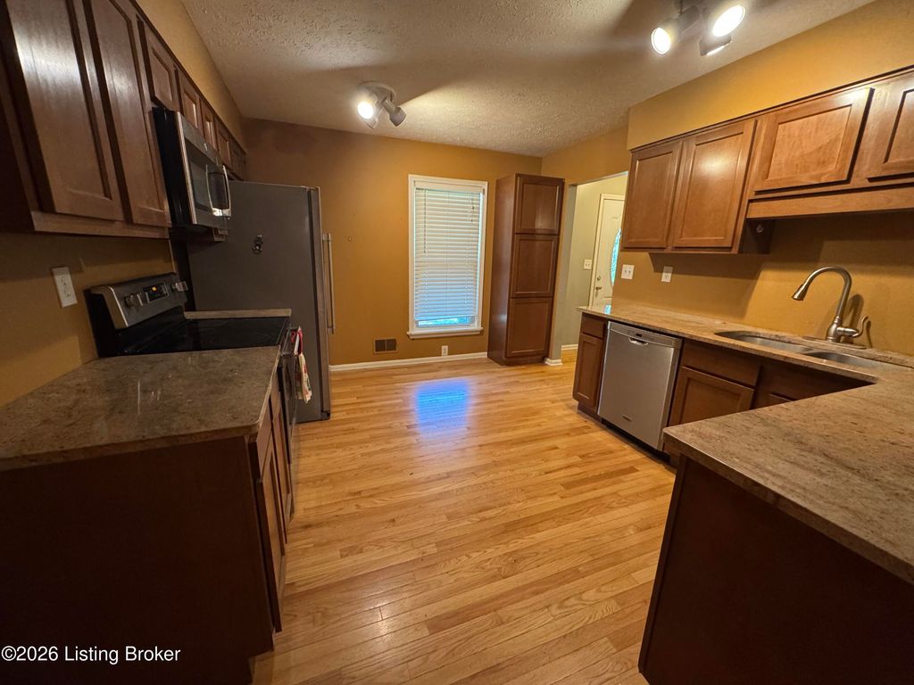 Photo of 3017 Doe Valley Pkwy, Brandenburg, KY 40108 (MLS # 1706027)