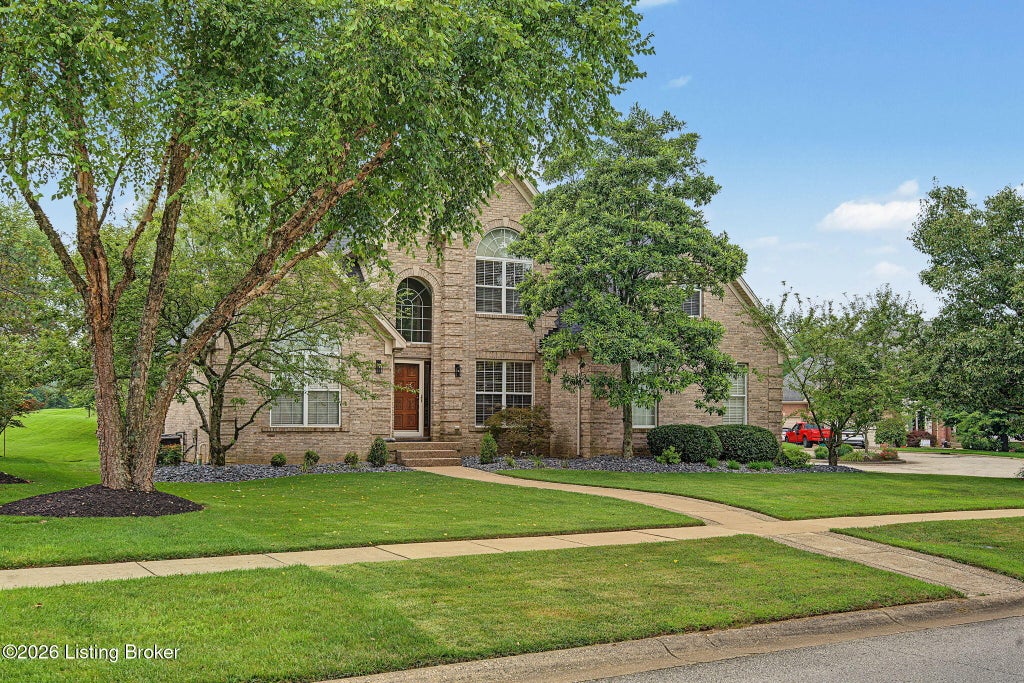 Photo of 1201 Crosstimbers Dr, Louisville, KY 40245 (MLS # 1724821)