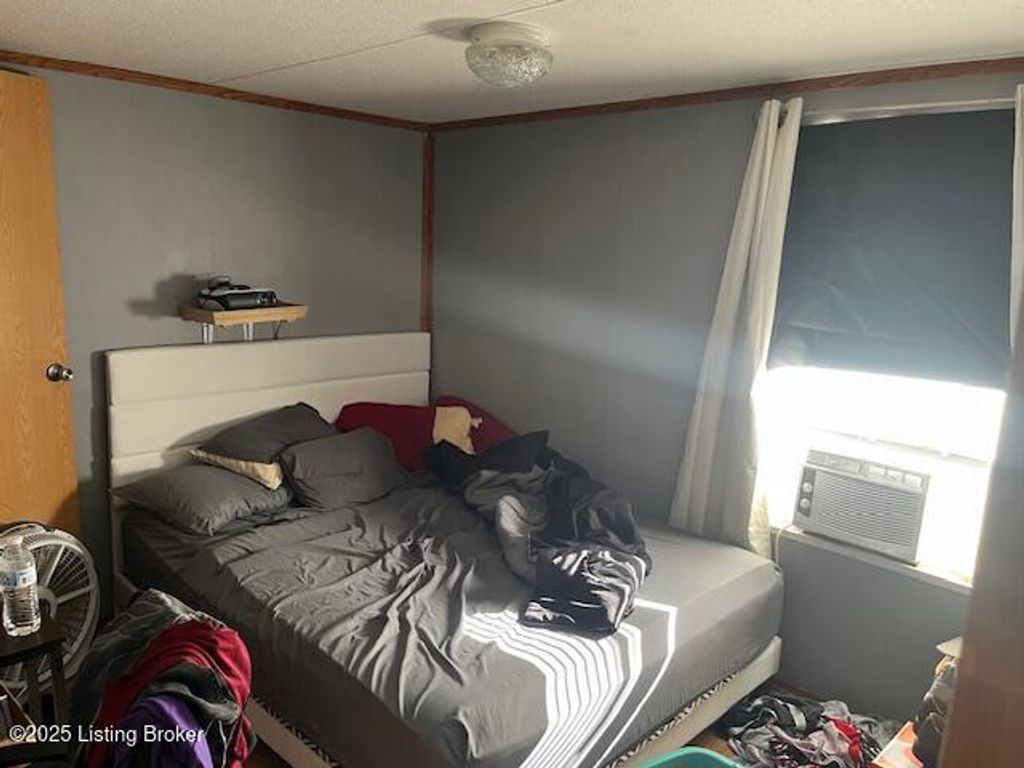 Photo of 14 Caroline St, Carrollton, KY 41008 (MLS # 1703699)