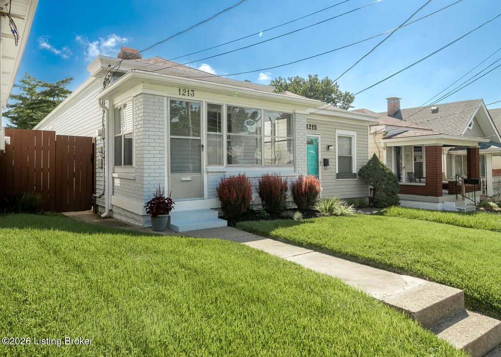Photo of 1213 Goss Ave, Louisville, KY 40217 (MLS # 1723358)