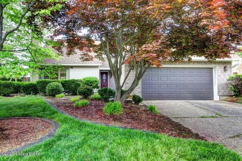Townhouse For Sale - 7907 Apple Valley Dr<br/> Louisville, KY 40228