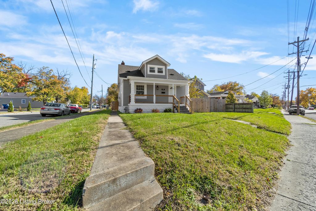 Photo of 1601 S Shelby St, Louisville, KY 40217 (MLS # 1710763)