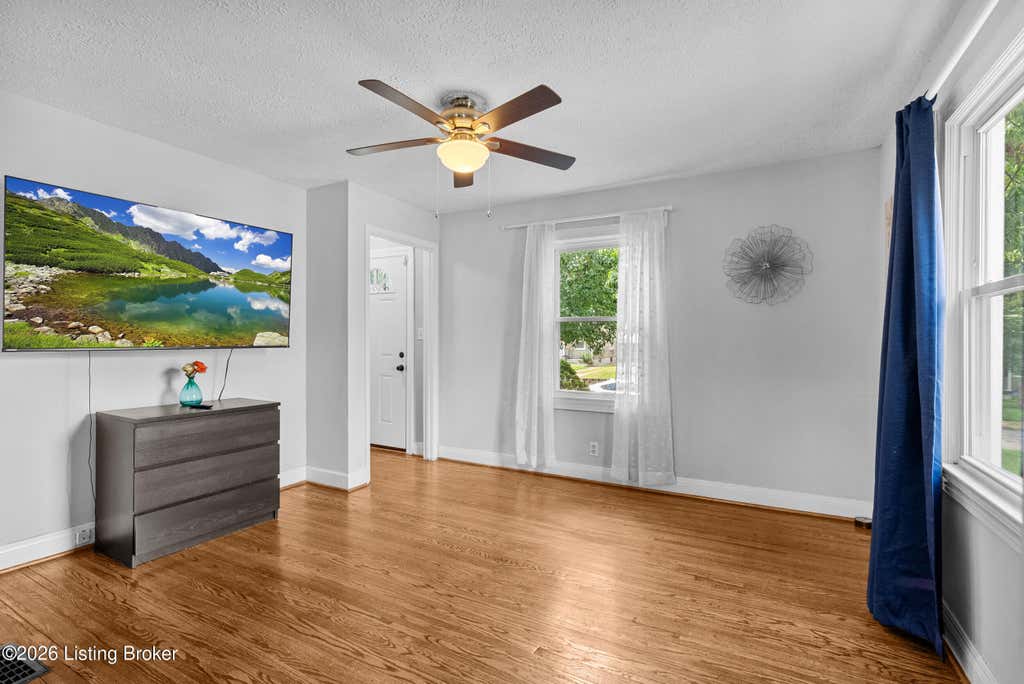 Photo of 1110 Lehigh Ave, Louisville, KY 40215 (MLS # 1725244)