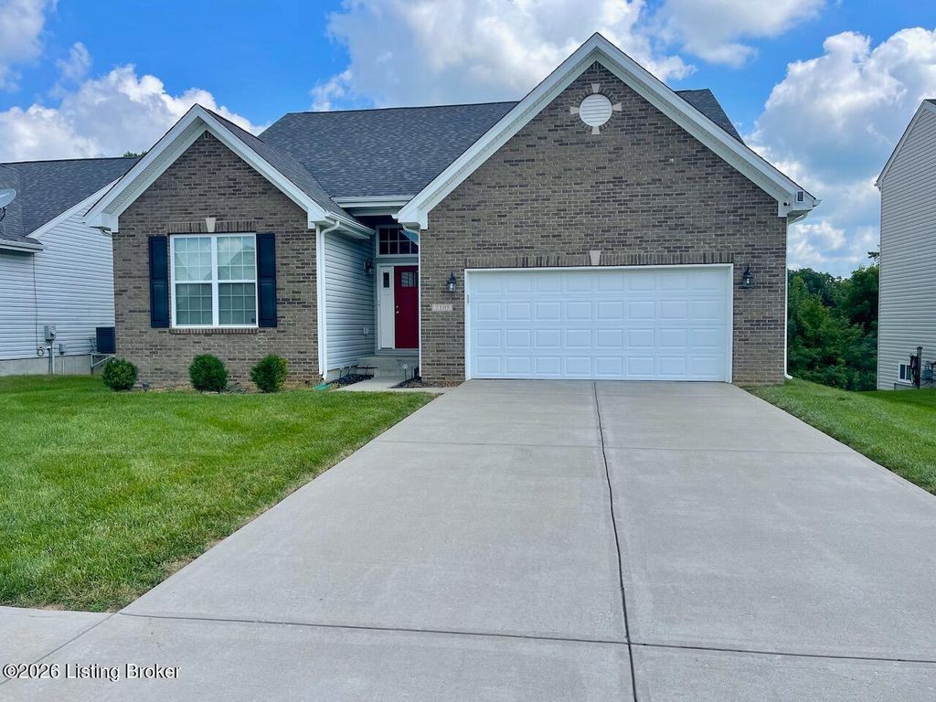 Photo of 2105 Meadows Edge Ln, Louisville, KY 40245 (MLS # 1713975)