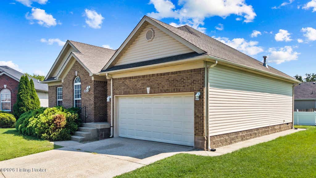 Photo of 4223 Southern Farm Blvd, Louisville, KY 40216 (MLS # 1726356)