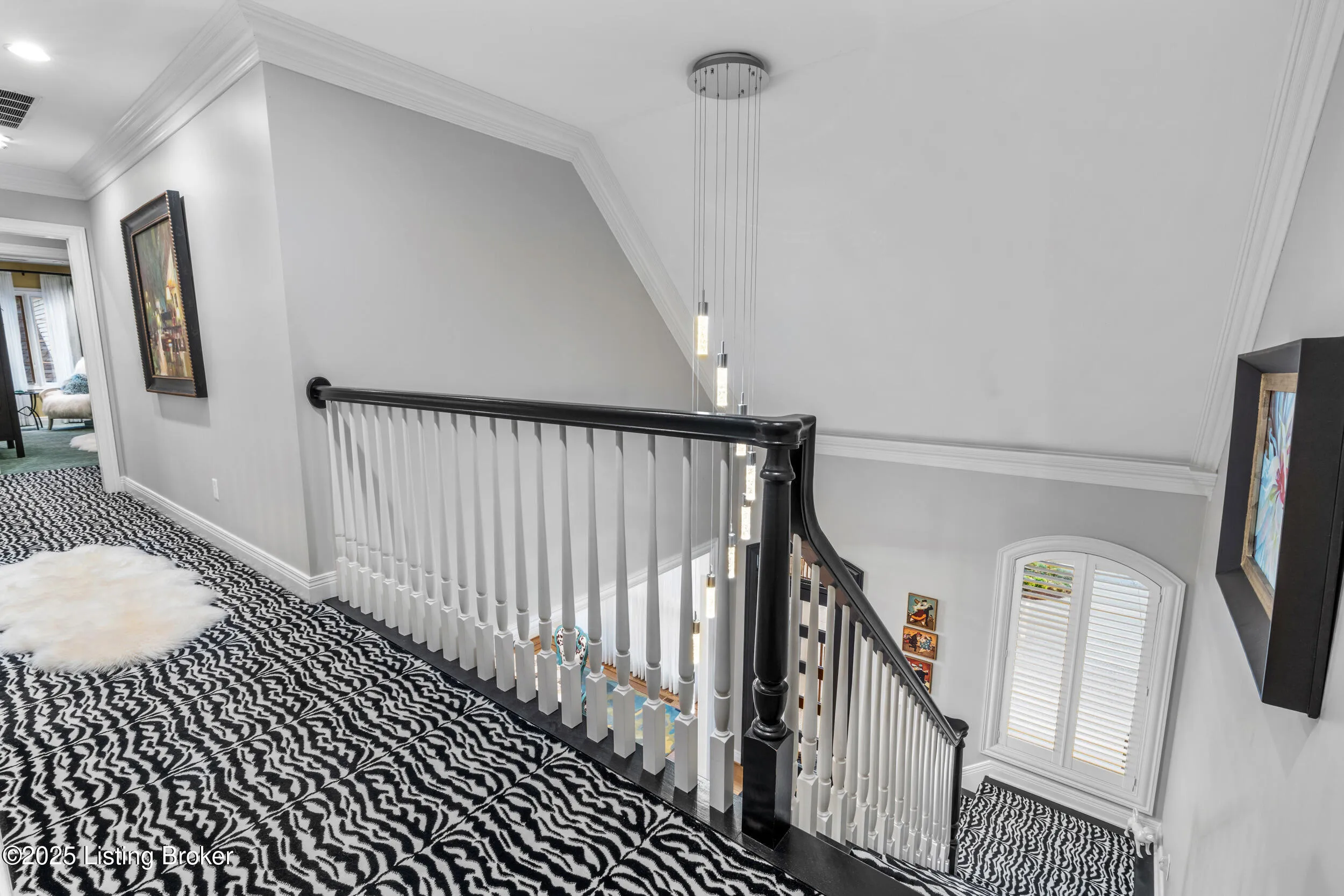 Louisville, Kentucky 40205, United States, 4 Bedrooms Bedrooms, ,5 BathroomsBathrooms,Residential,Active,216930