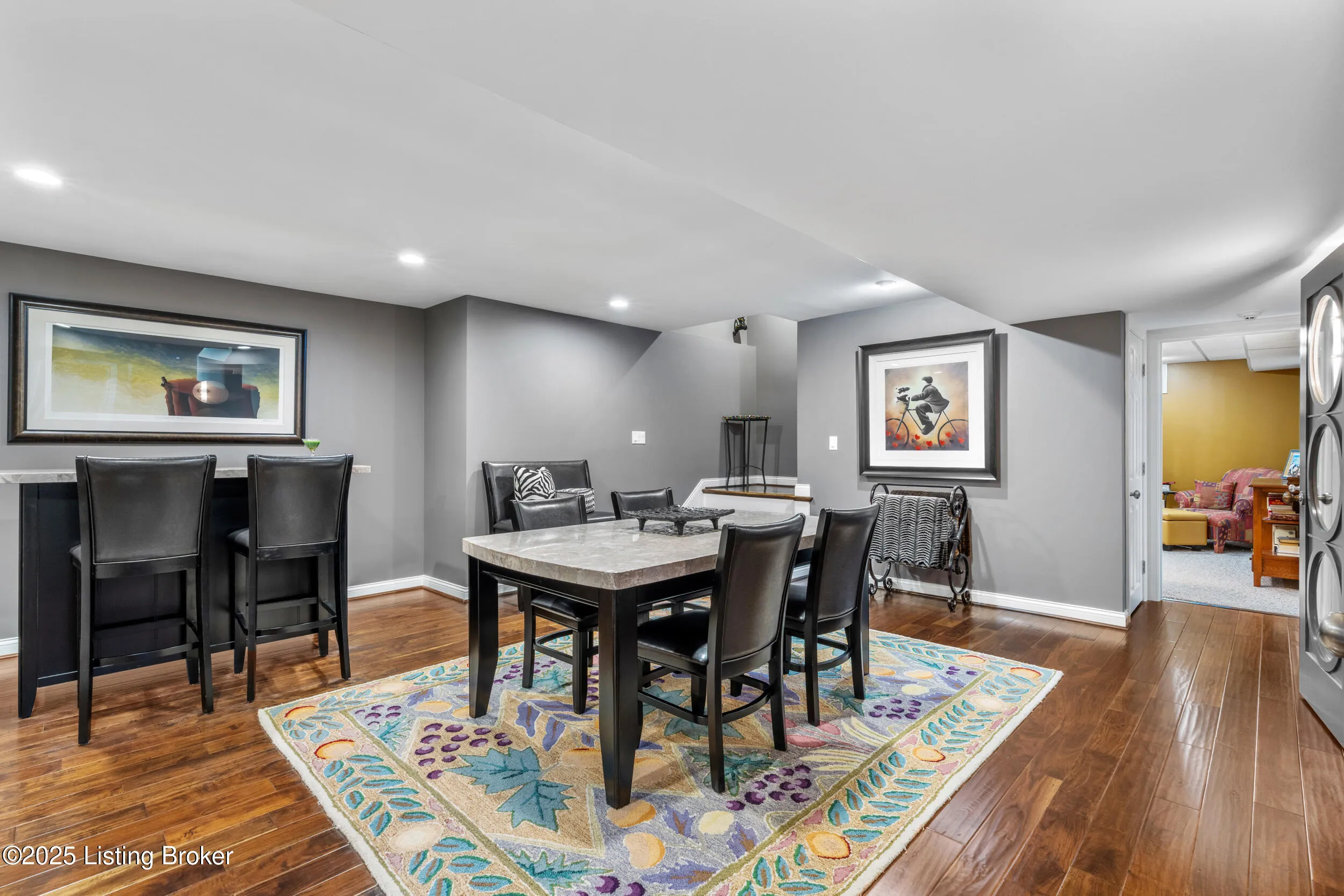 Louisville, Kentucky 40205, United States, 4 Bedrooms Bedrooms, ,5 BathroomsBathrooms,Residential,Active,216930