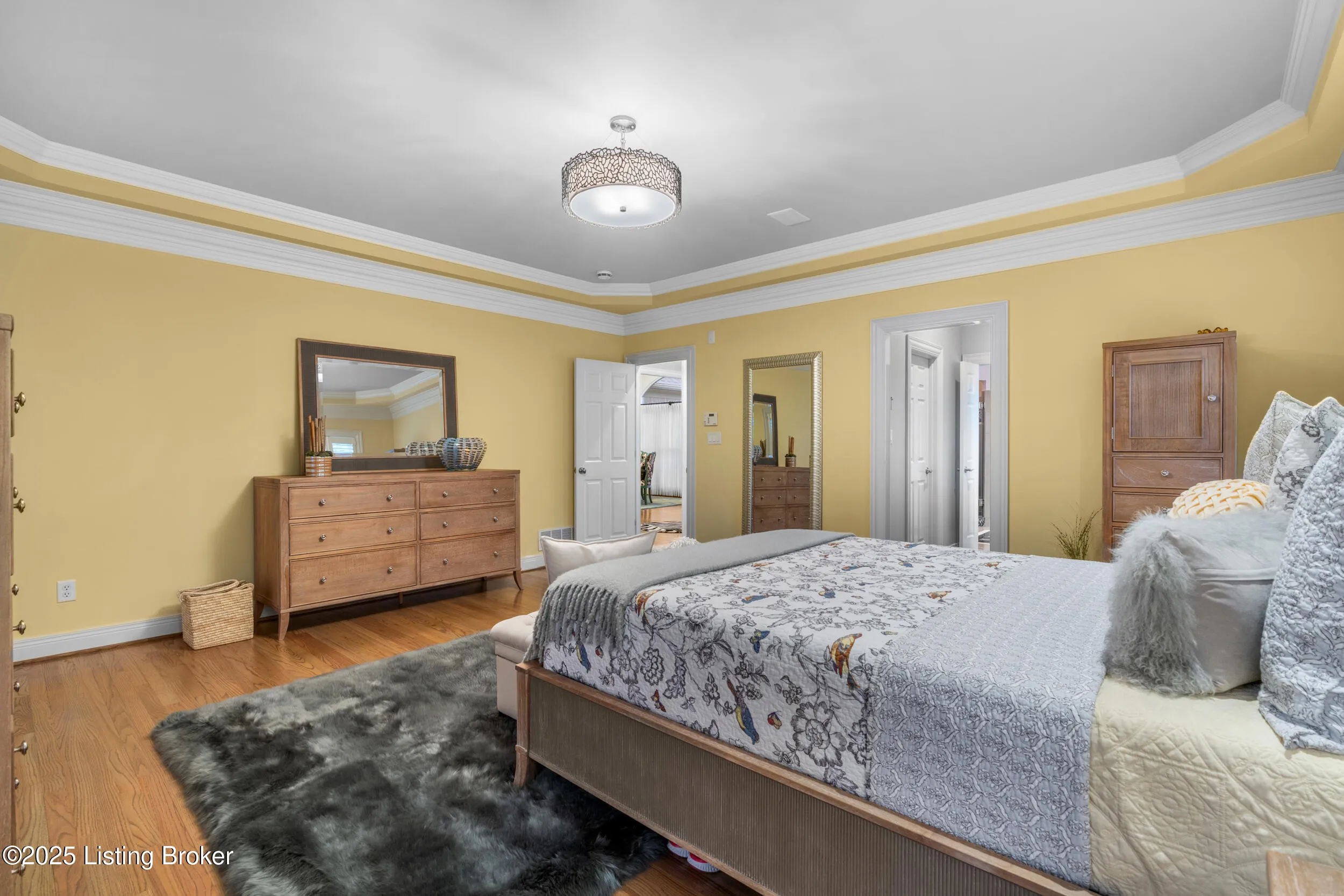 Louisville, Kentucky 40205, United States, 4 Bedrooms Bedrooms, ,5 BathroomsBathrooms,Residential,Active,216930