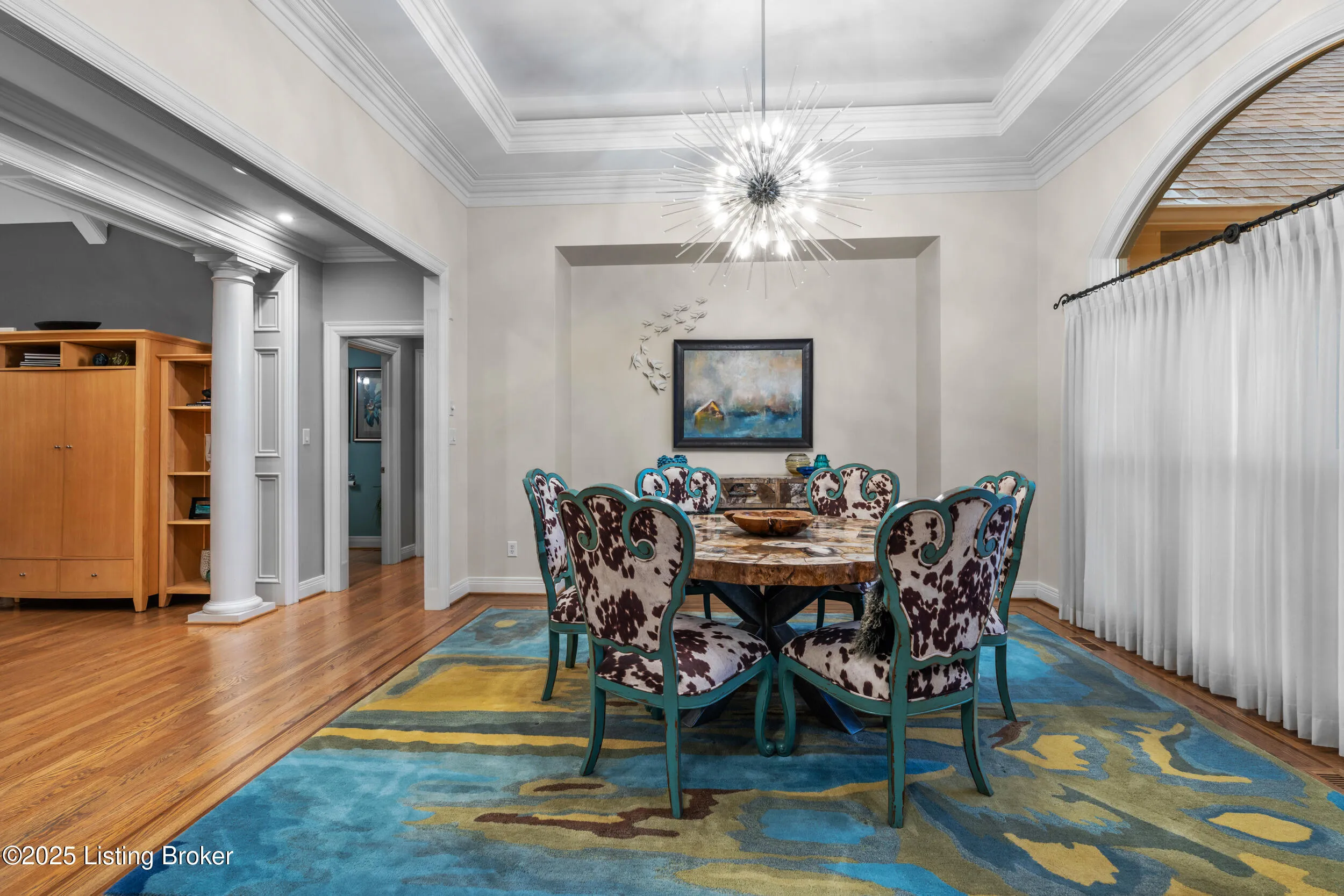 Louisville, Kentucky 40205, United States, 4 Bedrooms Bedrooms, ,5 BathroomsBathrooms,Residential,Active,216930