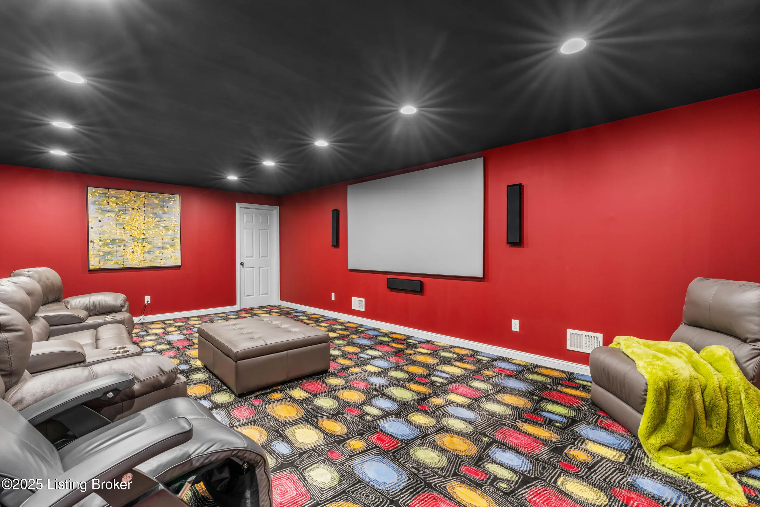 Louisville, Kentucky 40205, United States, 4 Bedrooms Bedrooms, ,5 BathroomsBathrooms,Residential,Active,216930