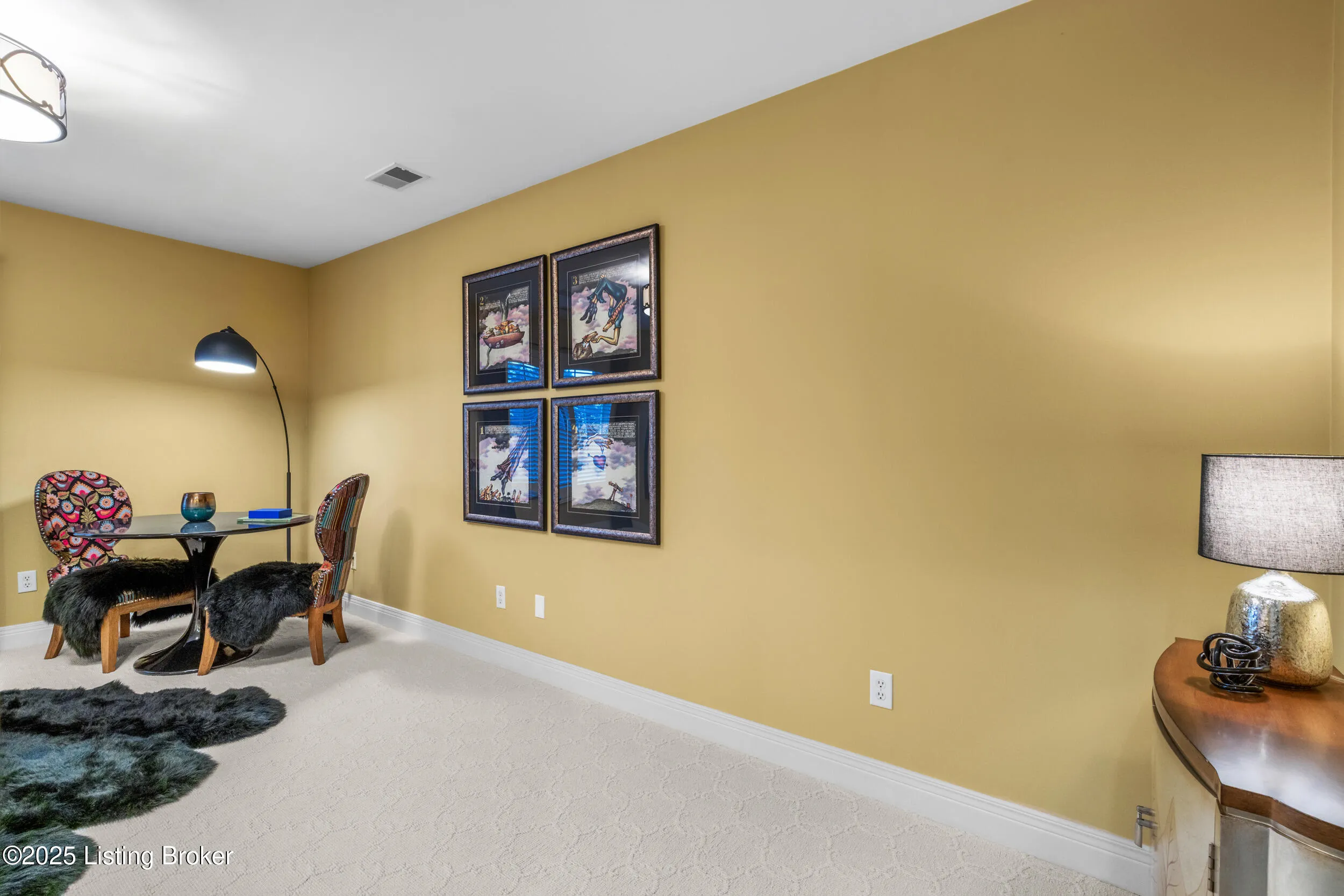 Louisville, Kentucky 40205, United States, 4 Bedrooms Bedrooms, ,5 BathroomsBathrooms,Residential,Active,216930