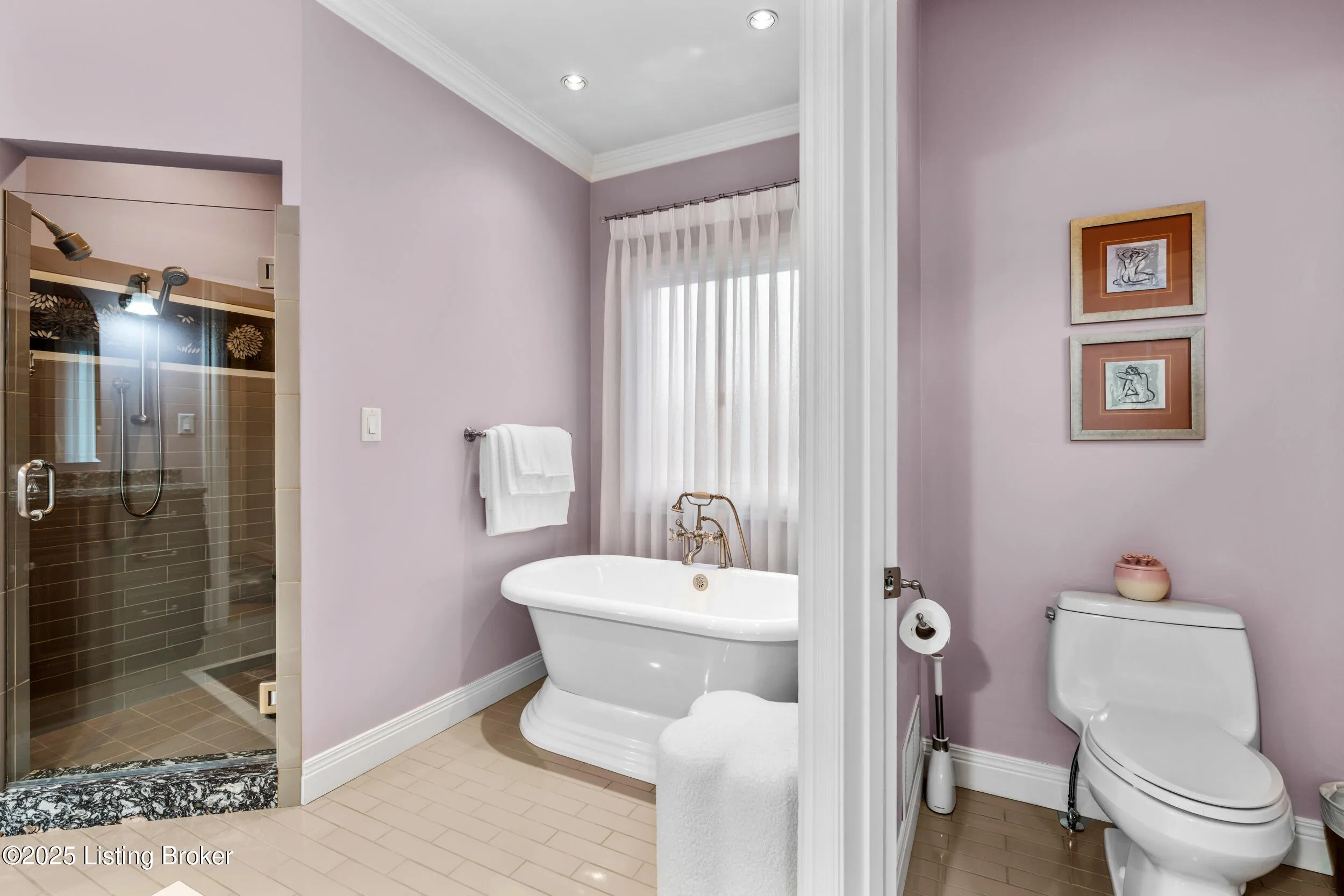 Louisville, Kentucky 40205, United States, 4 Bedrooms Bedrooms, ,5 BathroomsBathrooms,Residential,Active,216930