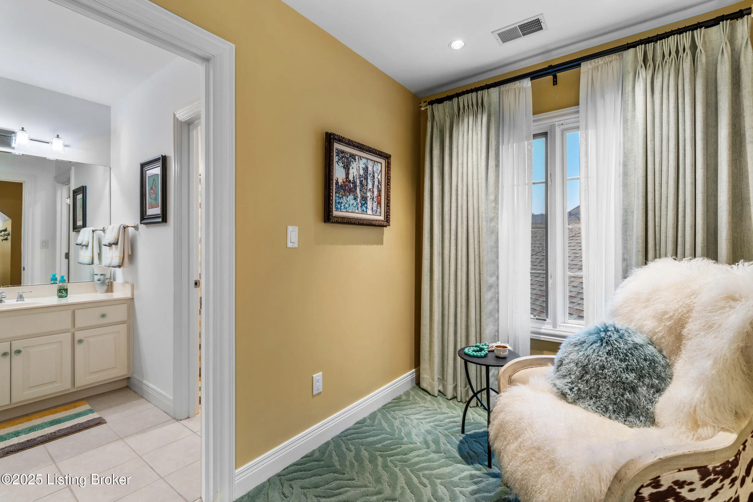 Louisville, Kentucky 40205, United States, 4 Bedrooms Bedrooms, ,5 BathroomsBathrooms,Residential,Active,216930