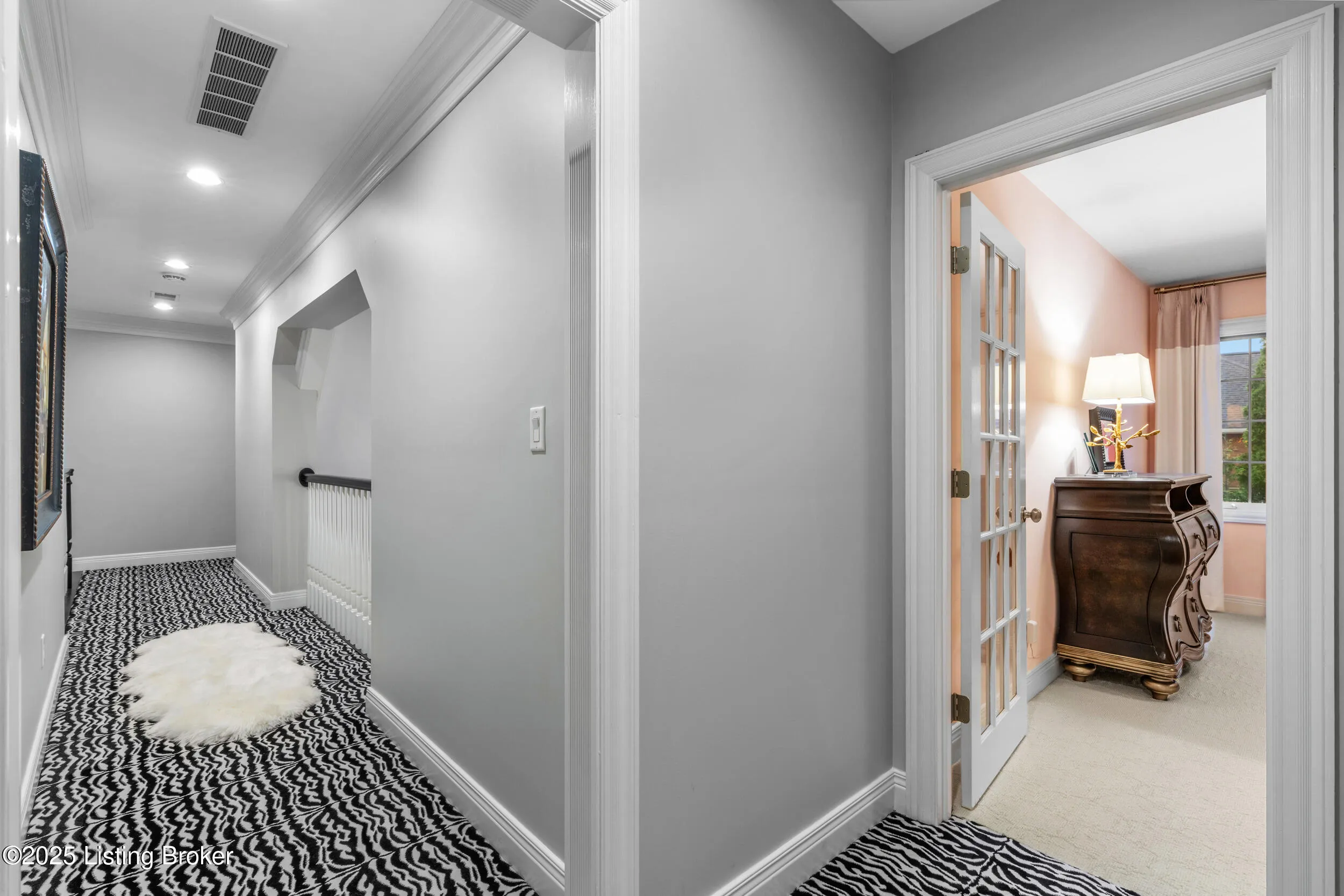 Louisville, Kentucky 40205, United States, 4 Bedrooms Bedrooms, ,5 BathroomsBathrooms,Residential,Active,216930