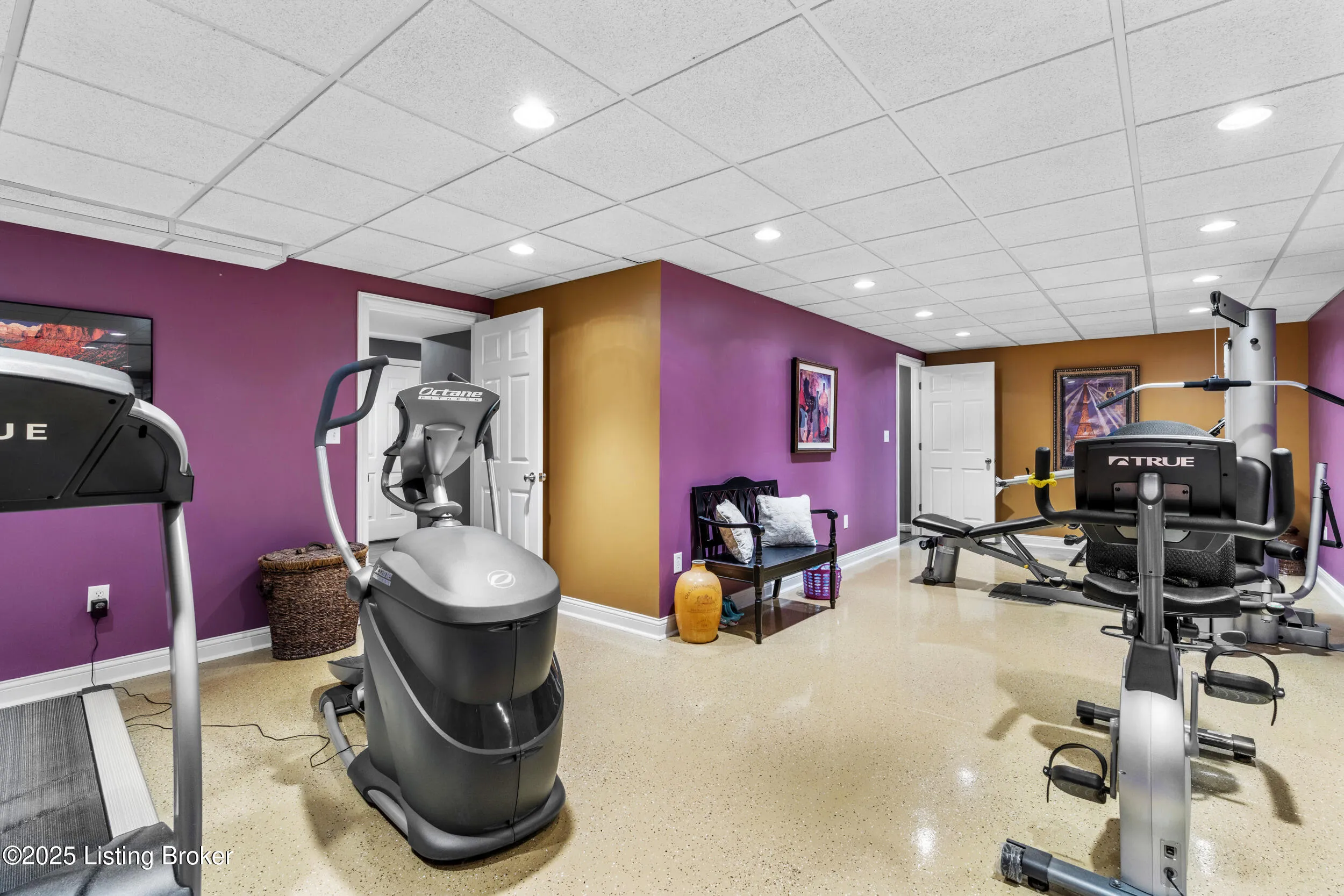 Louisville, Kentucky 40205, United States, 4 Bedrooms Bedrooms, ,5 BathroomsBathrooms,Residential,Active,216930