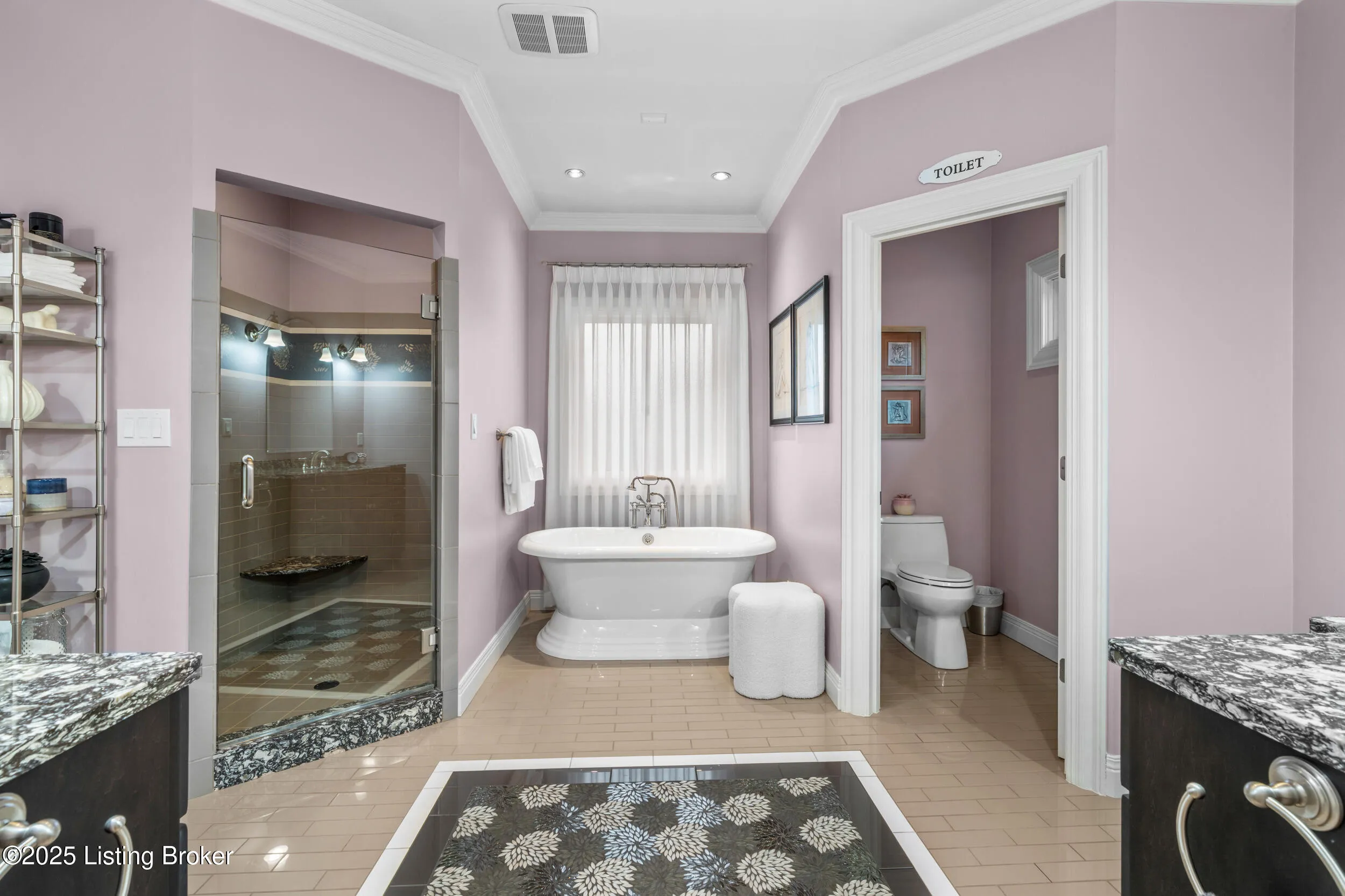 Louisville, Kentucky 40205, United States, 4 Bedrooms Bedrooms, ,5 BathroomsBathrooms,Residential,Active,216930