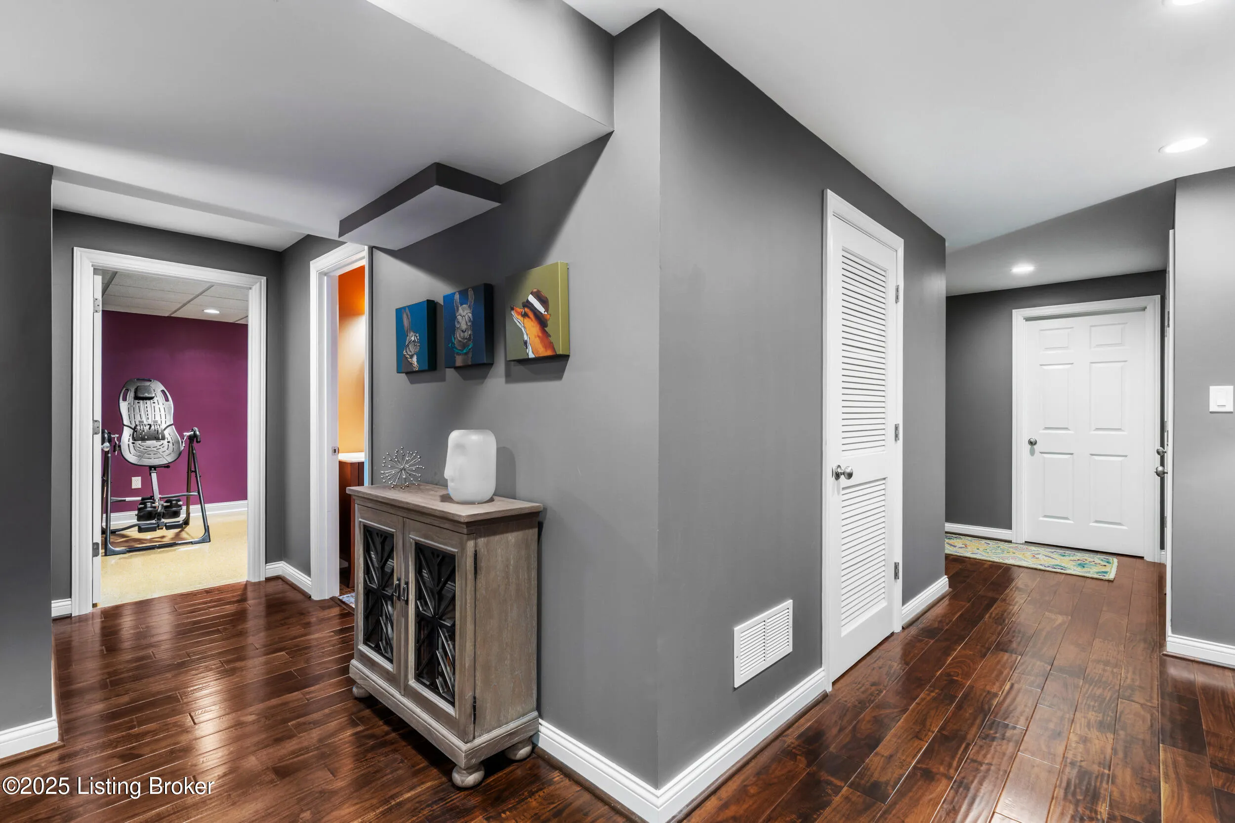 Louisville, Kentucky 40205, United States, 4 Bedrooms Bedrooms, ,5 BathroomsBathrooms,Residential,Active,216930