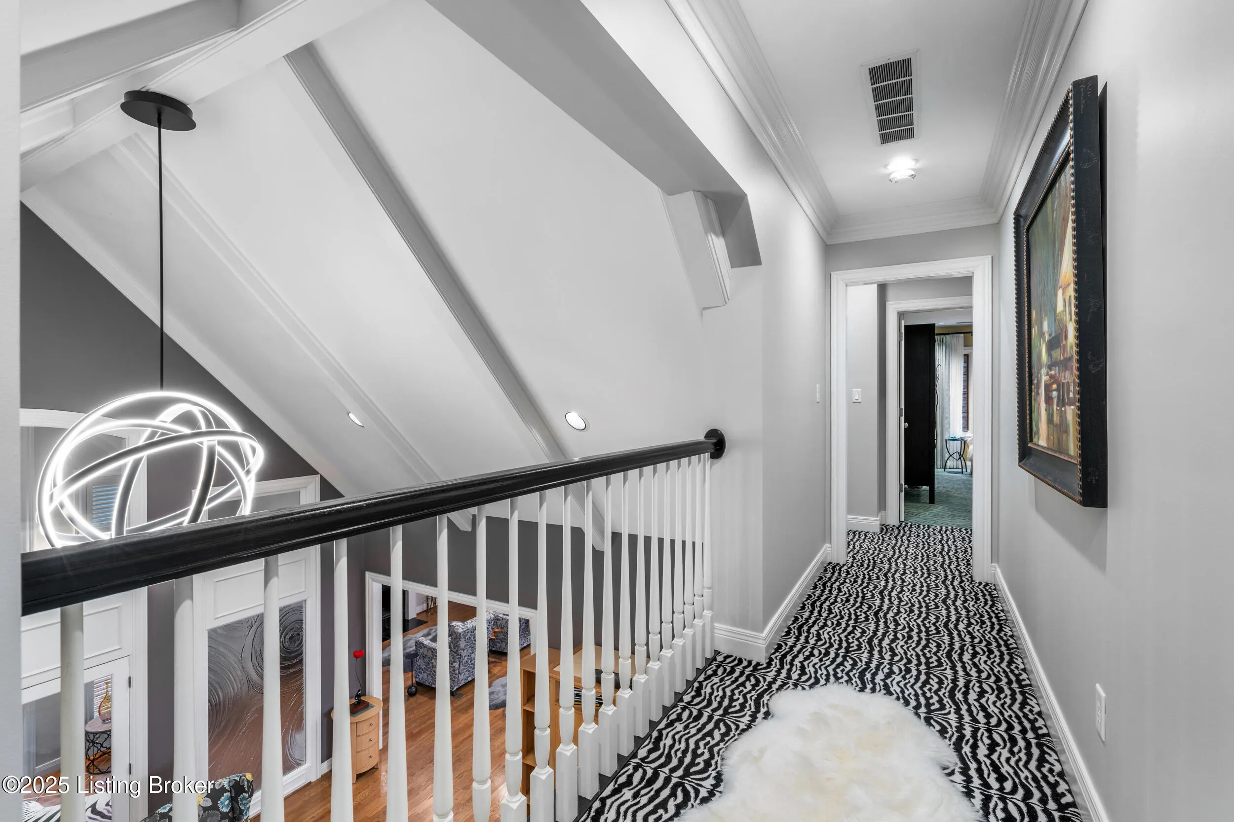 Louisville, Kentucky 40205, United States, 4 Bedrooms Bedrooms, ,5 BathroomsBathrooms,Residential,Active,216930