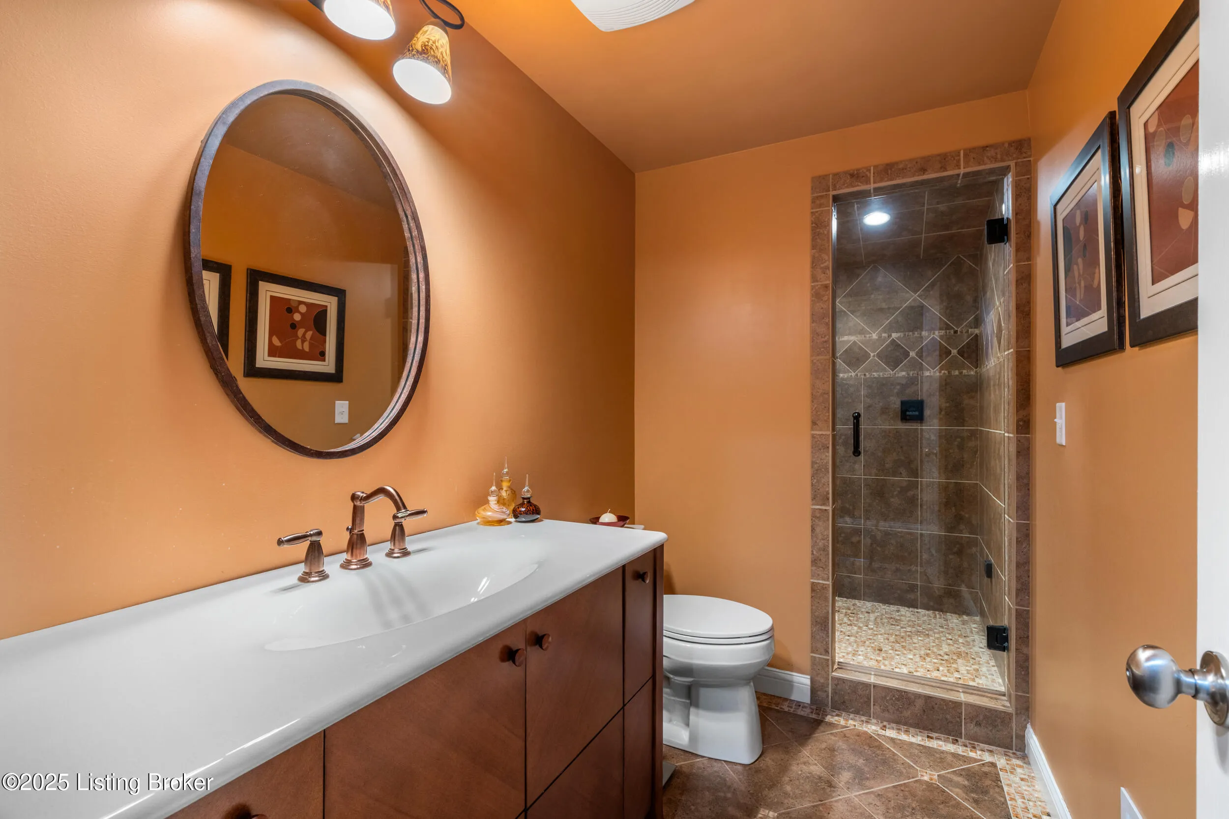 Louisville, Kentucky 40205, United States, 4 Bedrooms Bedrooms, ,5 BathroomsBathrooms,Residential,Active,216930