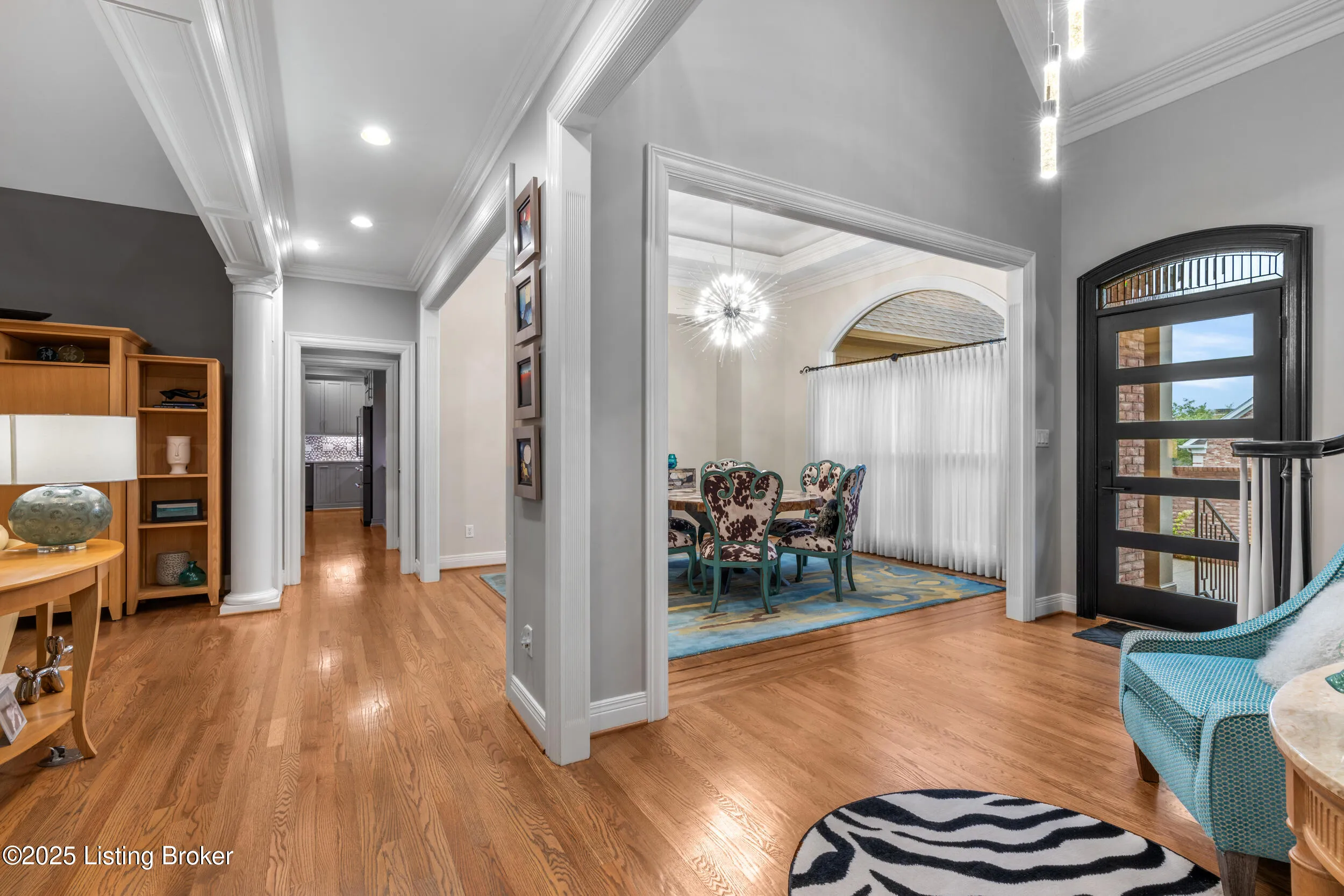 Louisville, Kentucky 40205, United States, 4 Bedrooms Bedrooms, ,5 BathroomsBathrooms,Residential,Active,216930