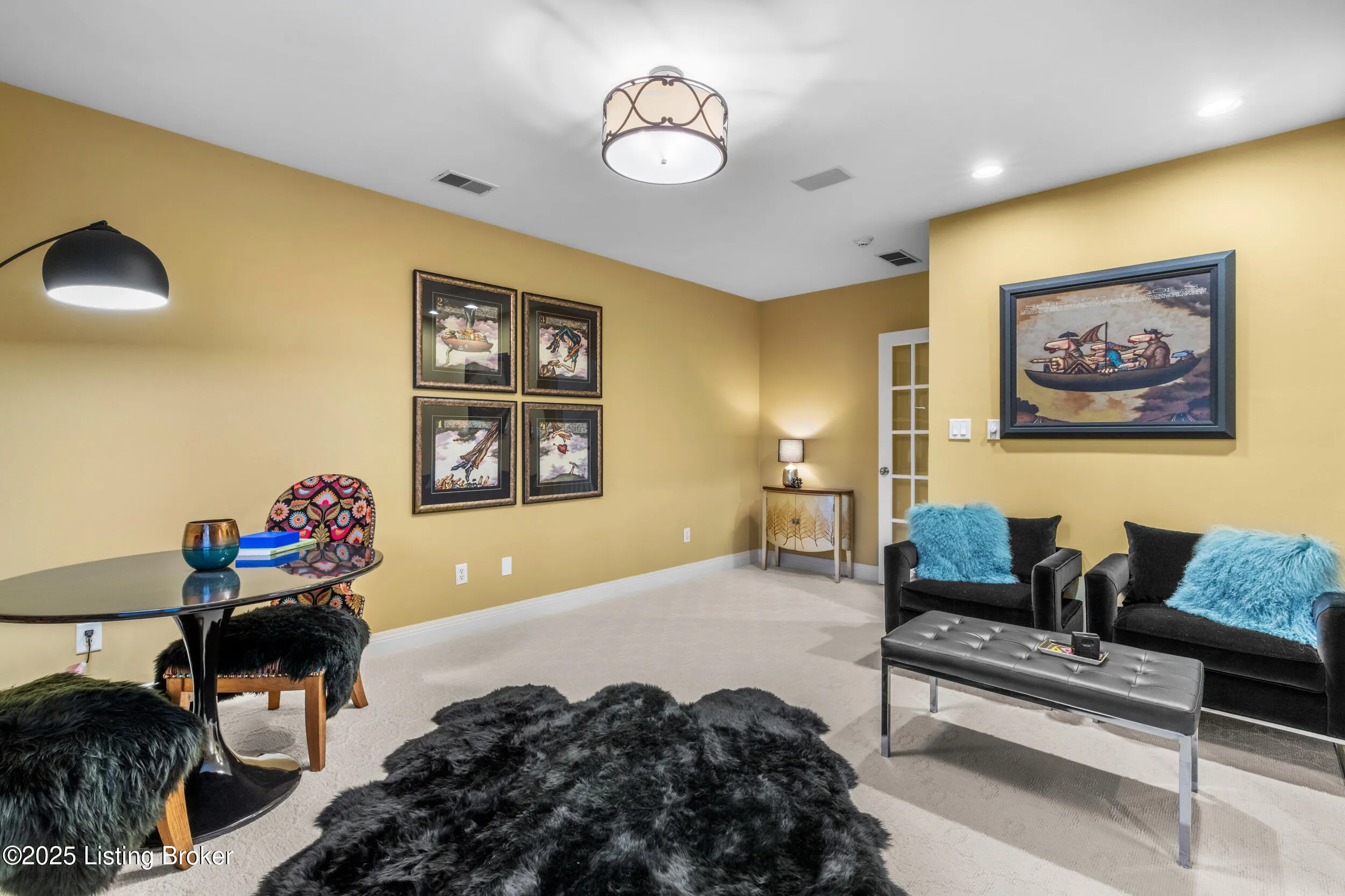 Louisville, Kentucky 40205, United States, 4 Bedrooms Bedrooms, ,5 BathroomsBathrooms,Residential,Active,216930