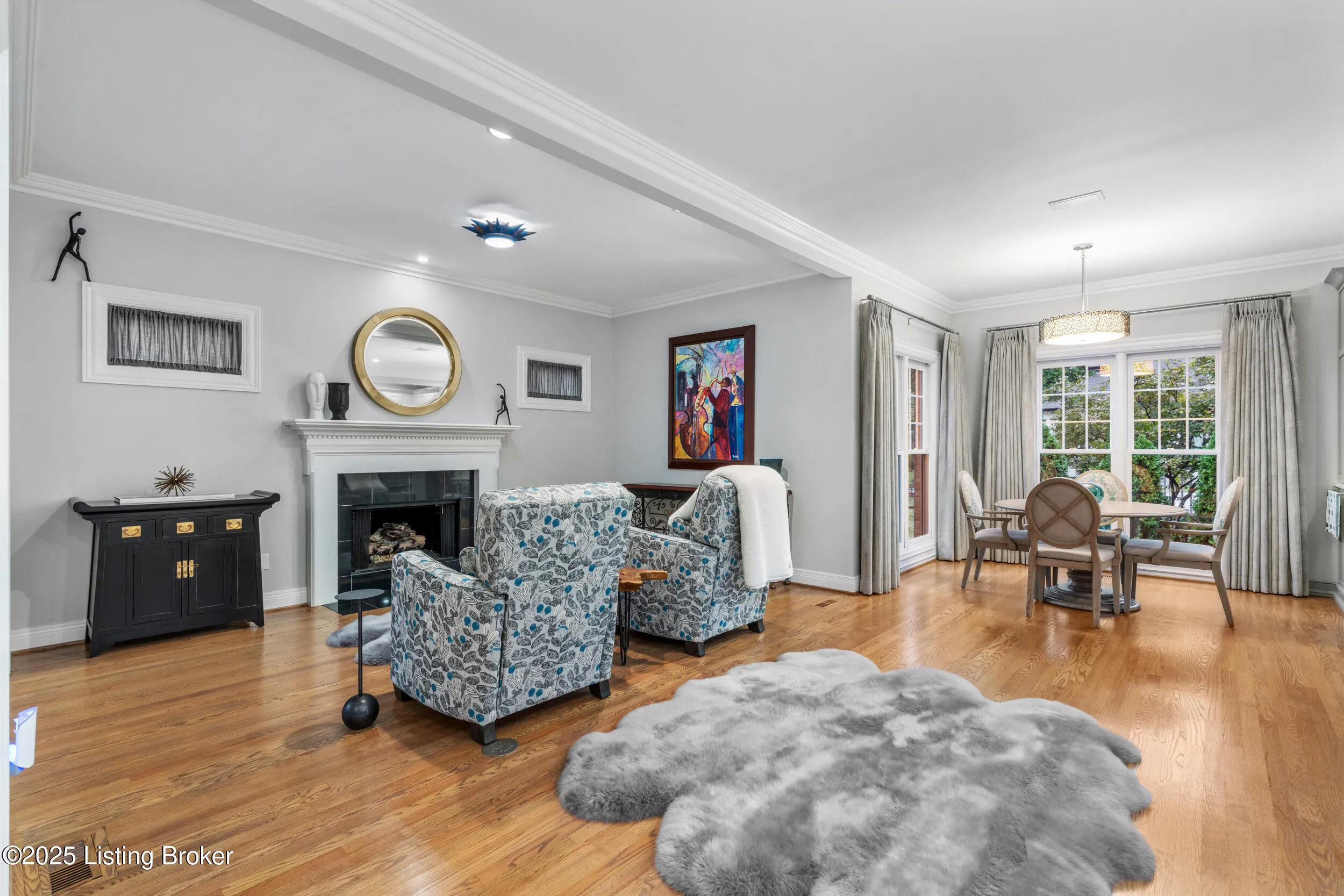 Louisville, Kentucky 40205, United States, 4 Bedrooms Bedrooms, ,5 BathroomsBathrooms,Residential,Active,216930