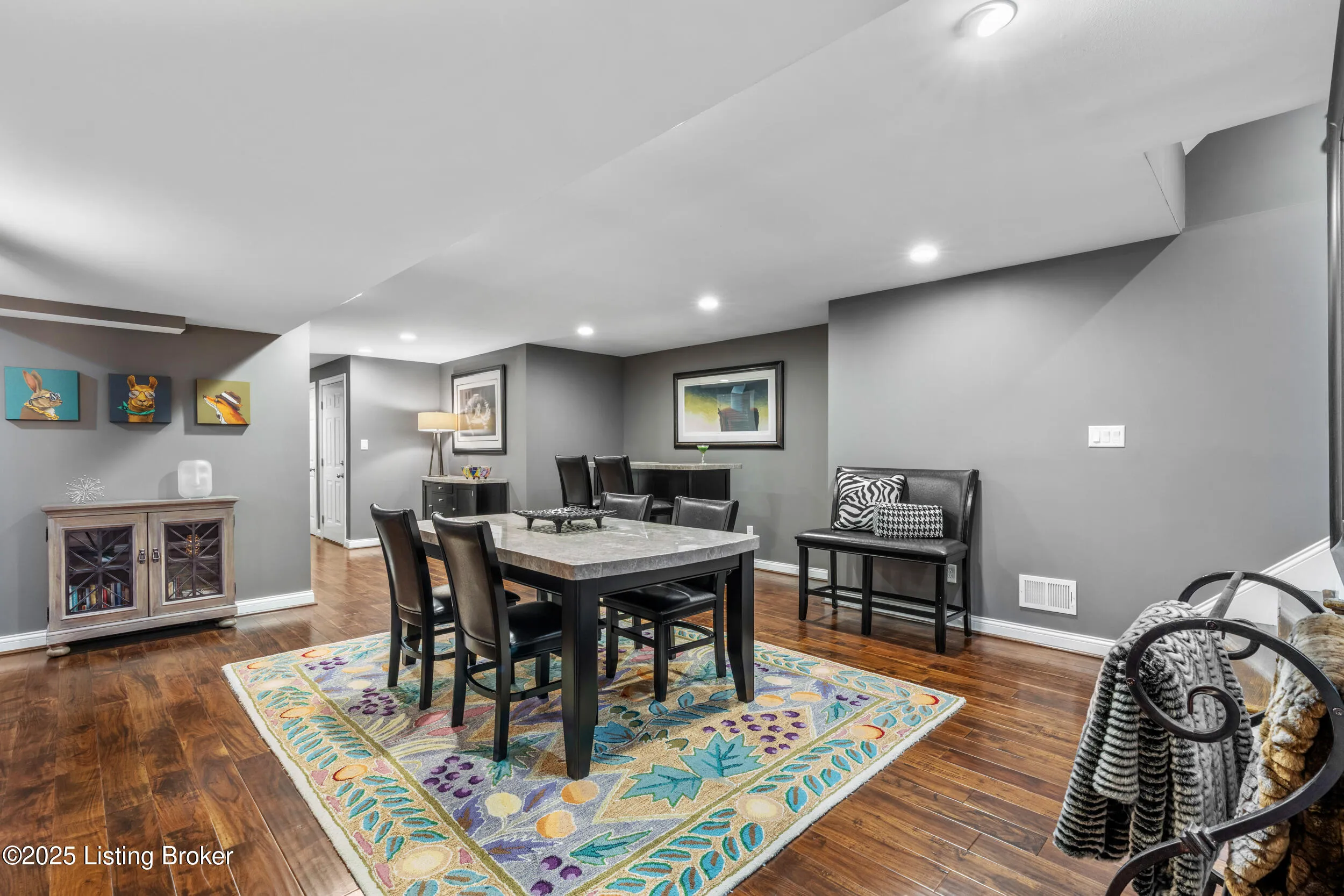 Louisville, Kentucky 40205, United States, 4 Bedrooms Bedrooms, ,5 BathroomsBathrooms,Residential,Active,216930