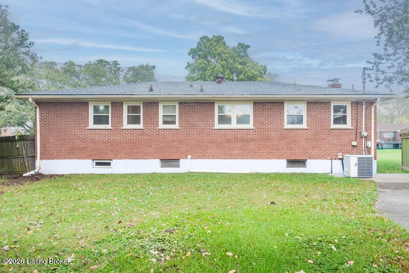 Photo of 3708 Youngwood Rd, Louisville, KY 40218 (MLS # 1732194)