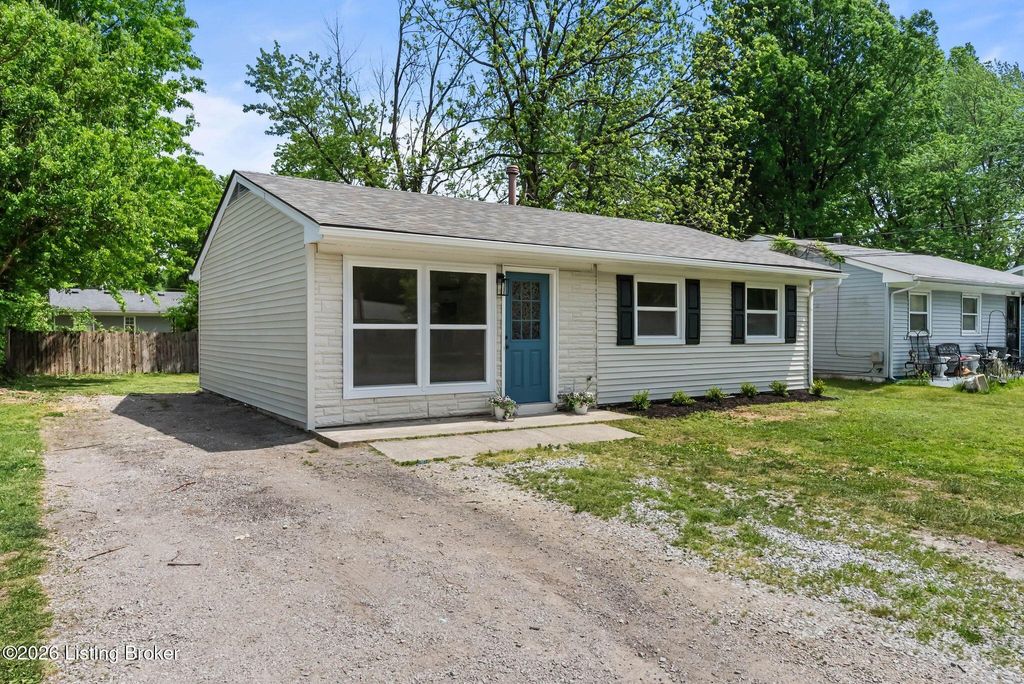 Photo of 5005 Yaupon Ln, Louisville, KY 40213 (MLS # 1715622)